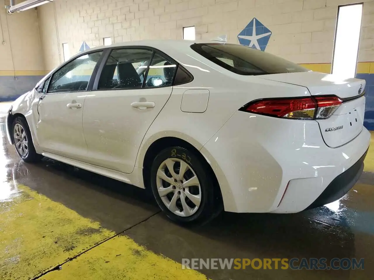 2 fotografías del automóvil dañado 5YFB4MDE4RP194187 TOYOTA COROLLA 2024