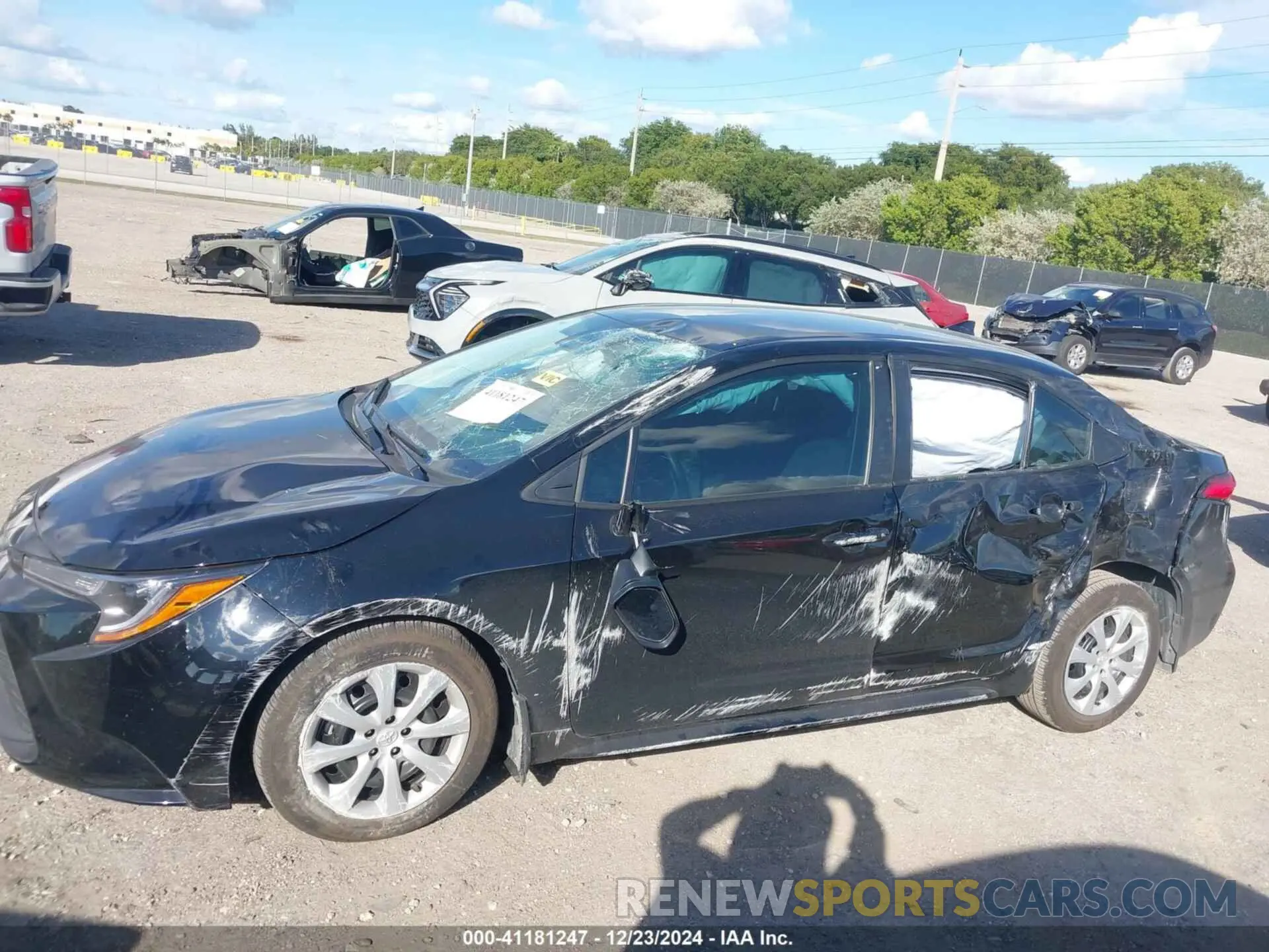 13 fotografías del automóvil dañado 5YFB4MDE4RP212476 TOYOTA COROLLA 2024
