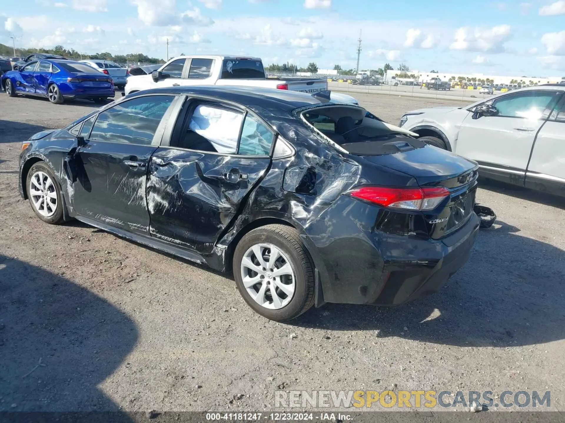 3 fotografías del automóvil dañado 5YFB4MDE4RP212476 TOYOTA COROLLA 2024