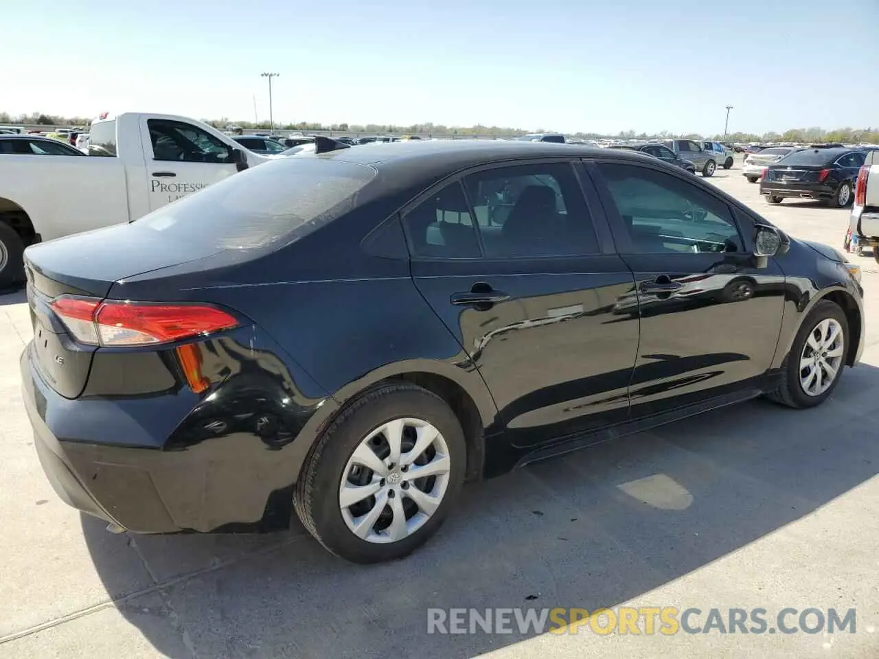 3 fotografías del automóvil dañado 5YFB4MDE5RP100723 TOYOTA COROLLA 2024