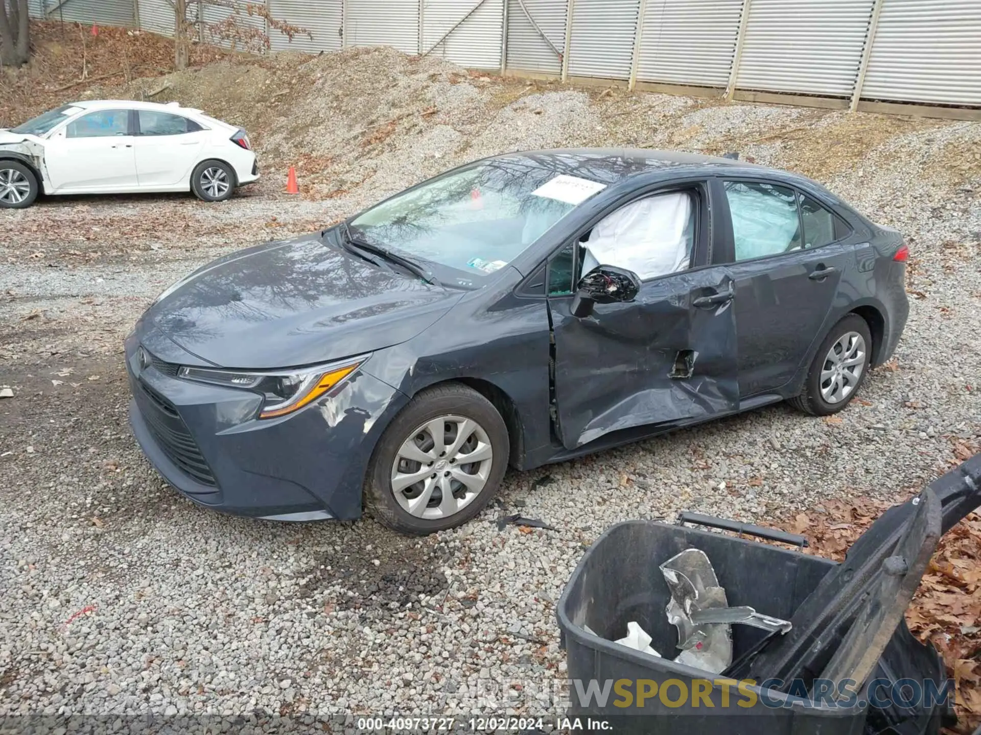 2 fotografías del automóvil dañado 5YFB4MDE5RP153745 TOYOTA COROLLA 2024