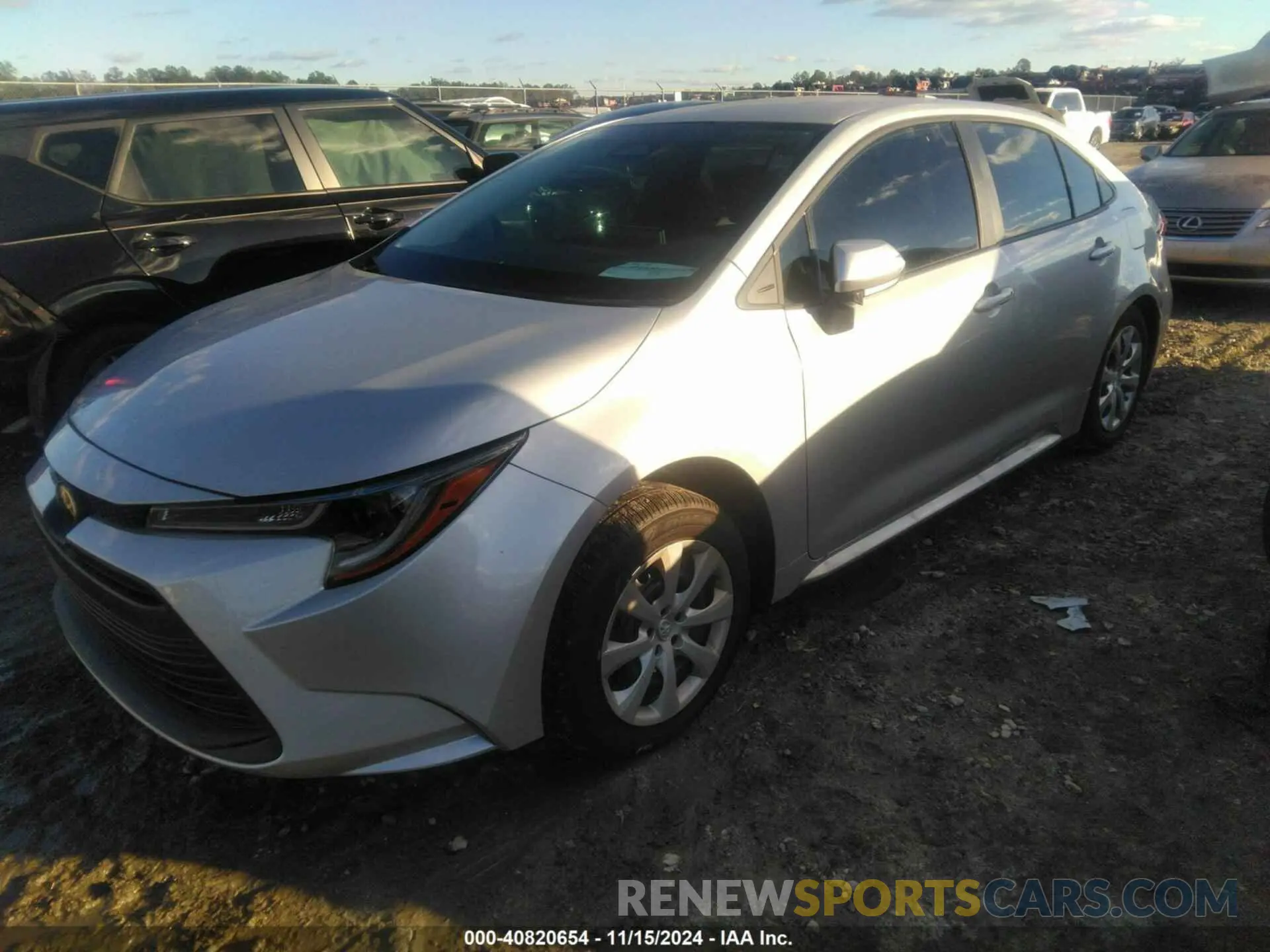 2 fotografías del automóvil dañado 5YFB4MDE5RP187992 TOYOTA COROLLA 2024