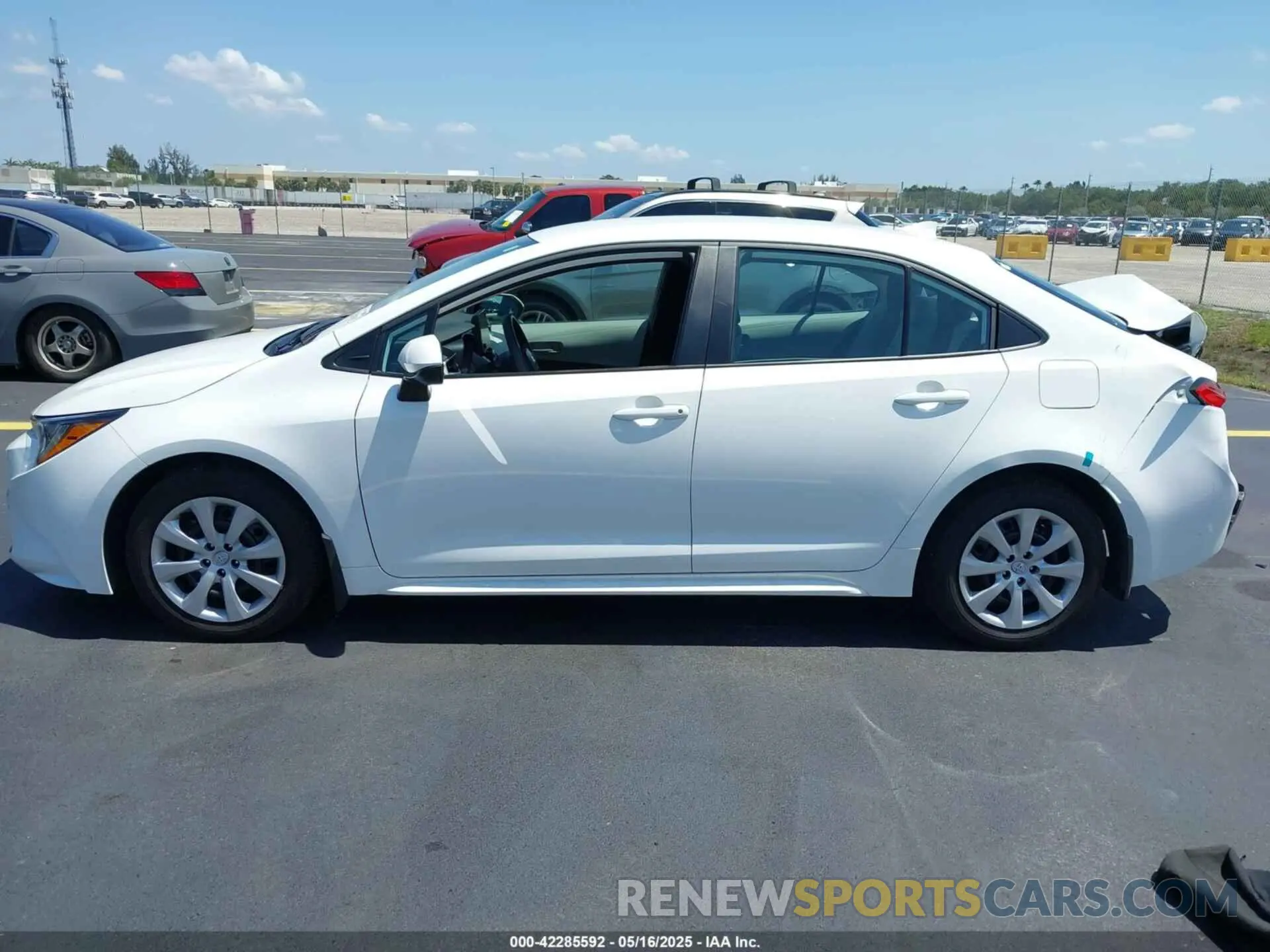14 fotografías del automóvil dañado 5YFB4MDE5RP205598 TOYOTA COROLLA 2024