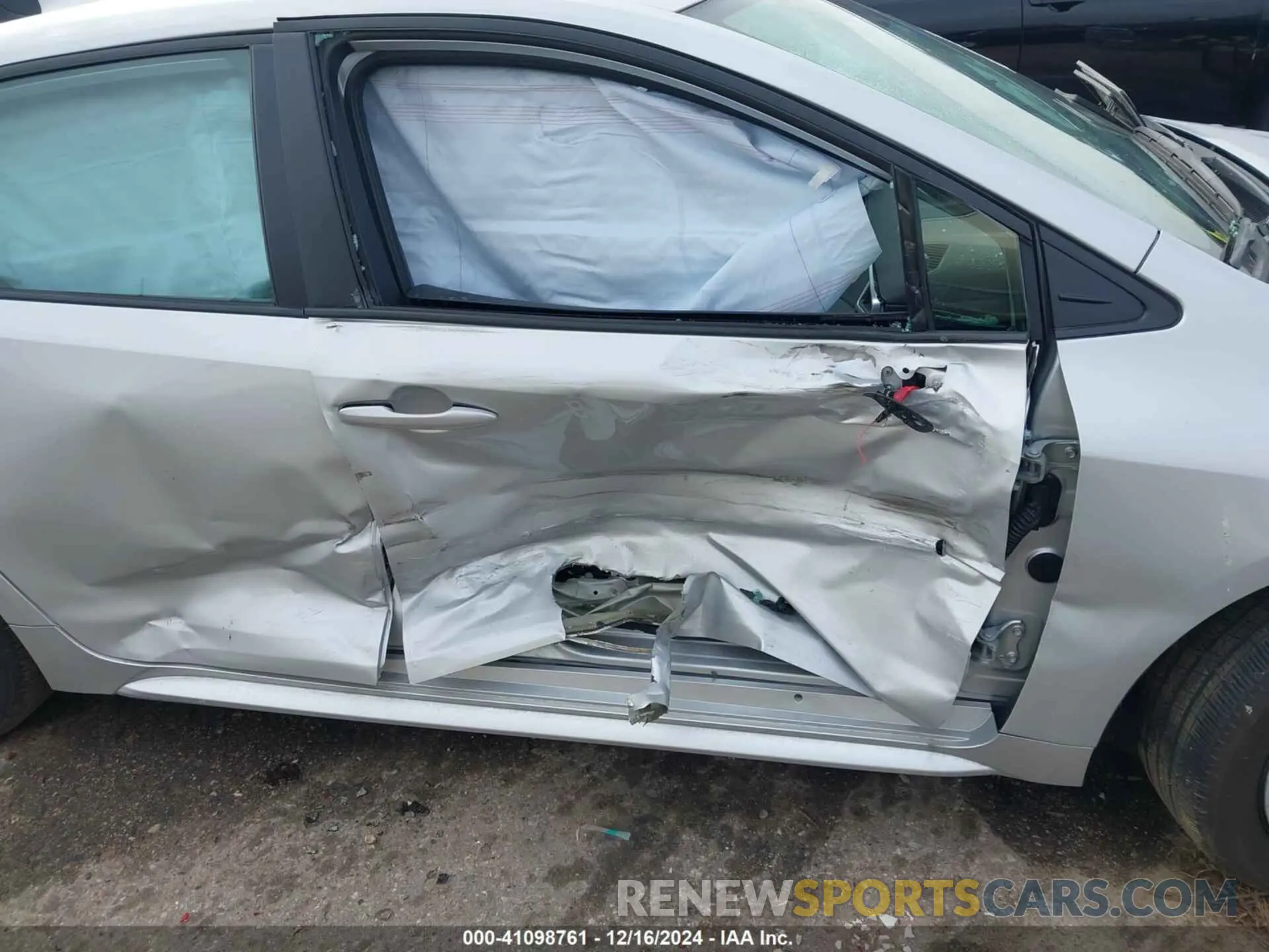 13 fotografías del automóvil dañado 5YFB4MDE6RP116235 TOYOTA COROLLA 2024