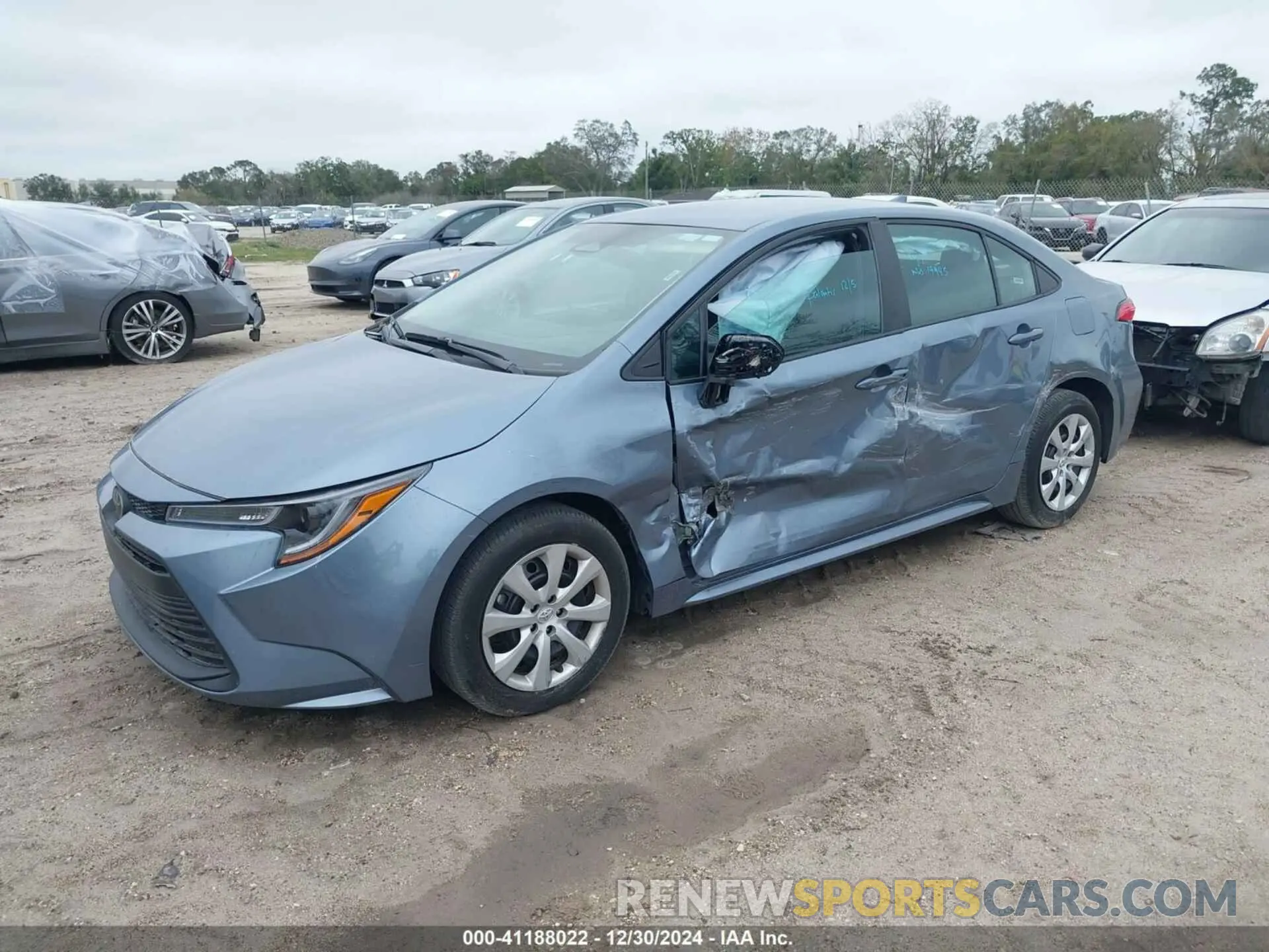 2 fotografías del automóvil dañado 5YFB4MDE6RP117000 TOYOTA COROLLA 2024
