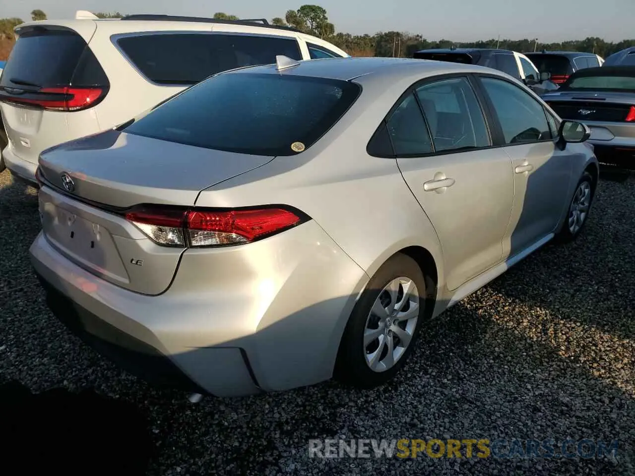3 fotografías del automóvil dañado 5YFB4MDE6RP156265 TOYOTA COROLLA 2024