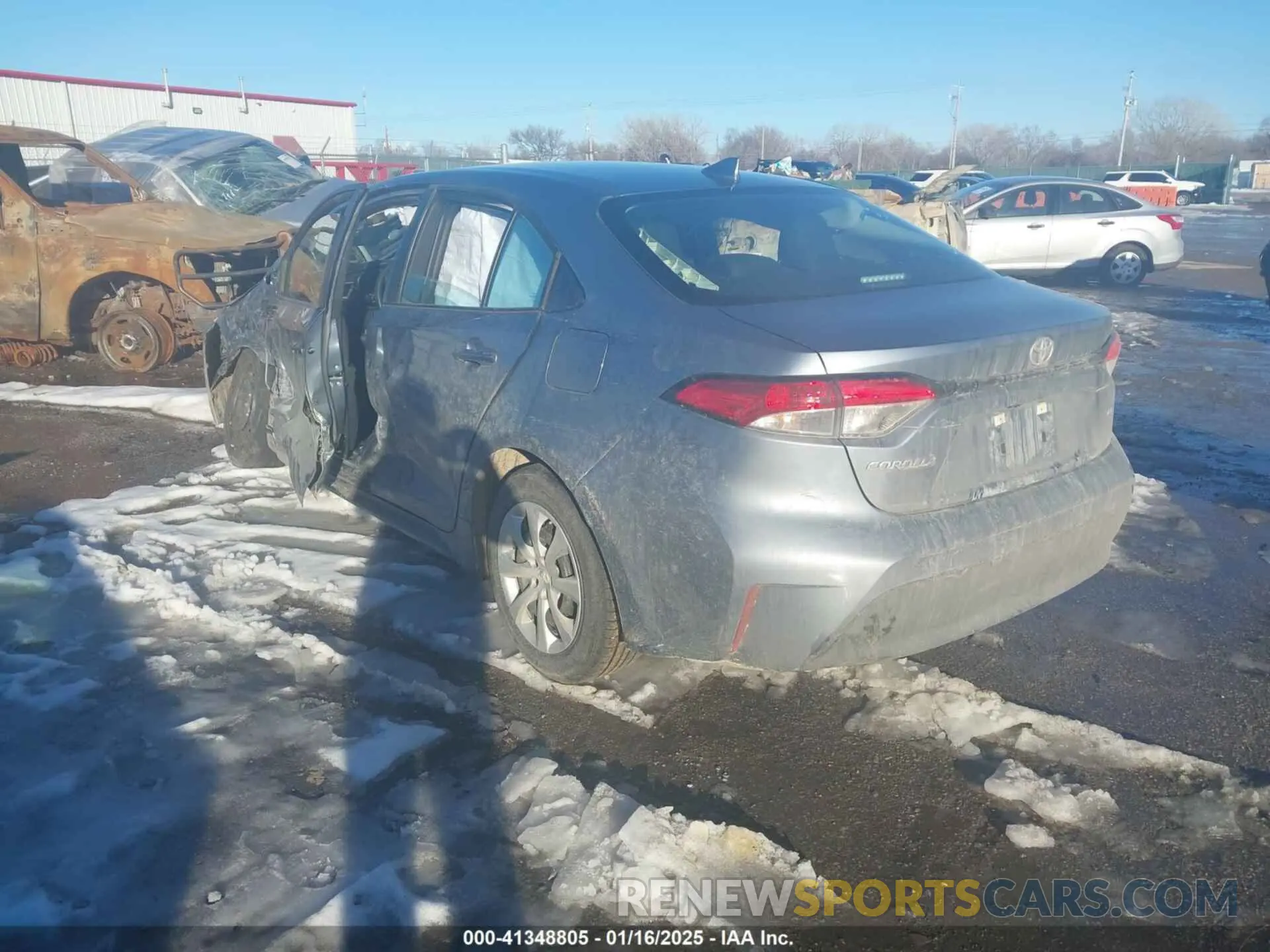 3 fotografías del automóvil dañado 5YFB4MDE7RP081897 TOYOTA COROLLA 2024