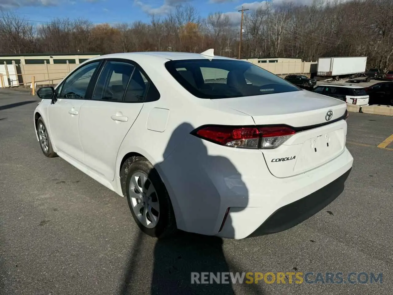 2 fotografías del automóvil dañado 5YFB4MDE8RP084002 TOYOTA COROLLA 2024