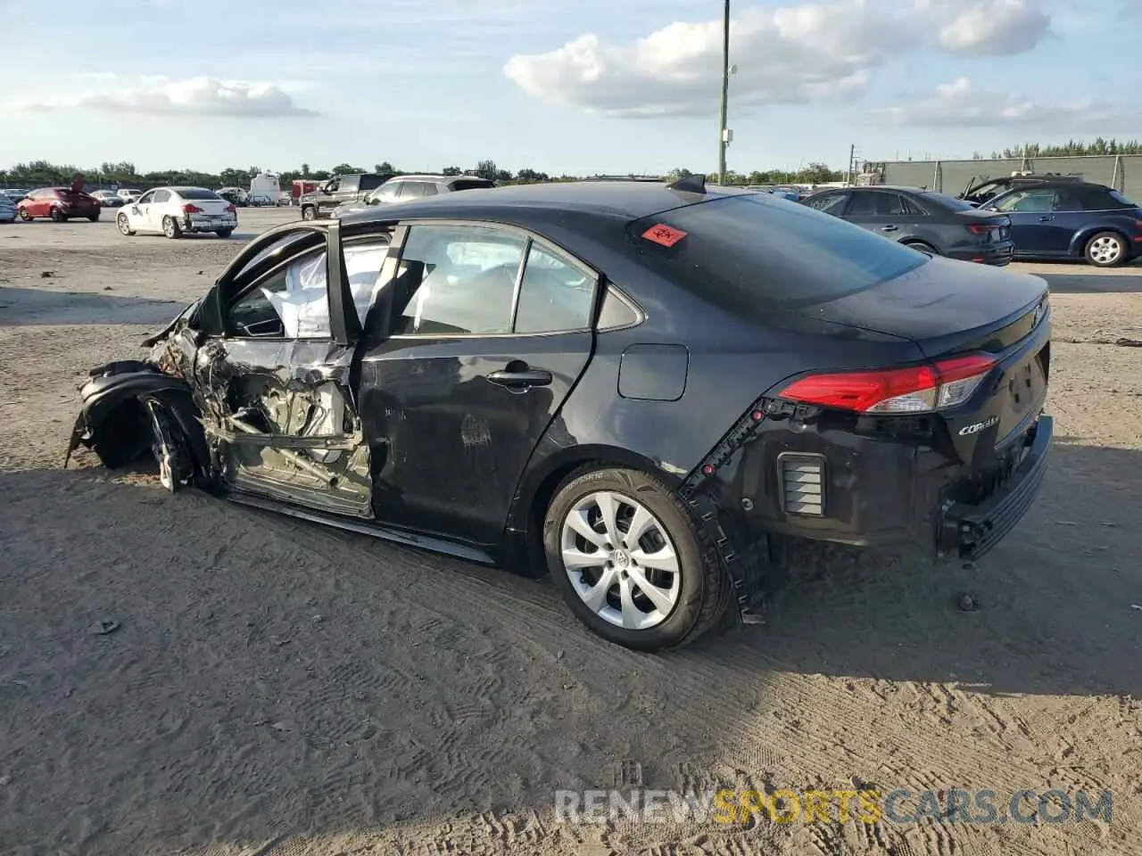 2 fotografías del automóvil dañado 5YFB4MDE8RP099339 TOYOTA COROLLA 2024