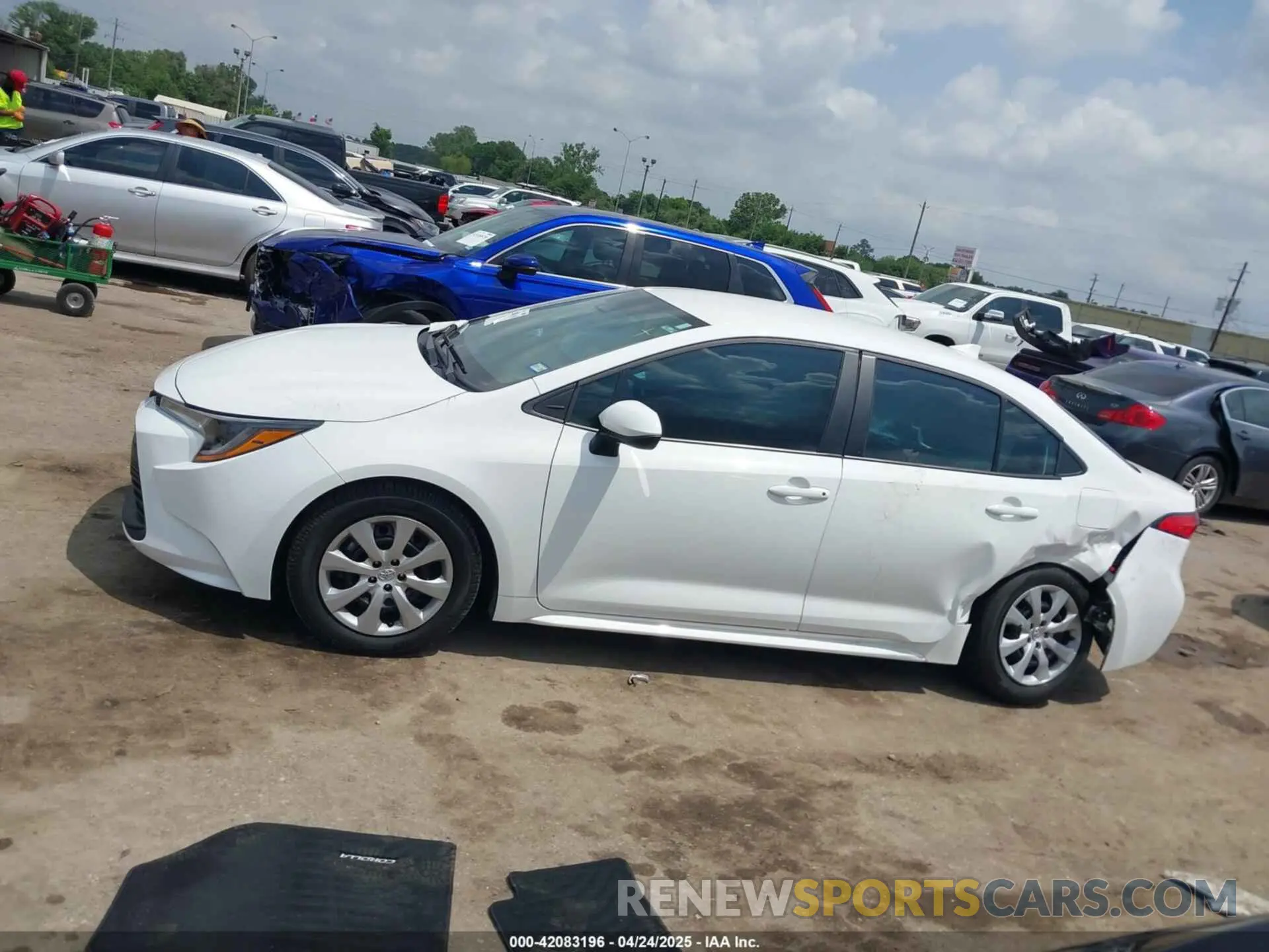 14 fotografías del automóvil dañado 5YFB4MDE8RP128628 TOYOTA COROLLA 2024