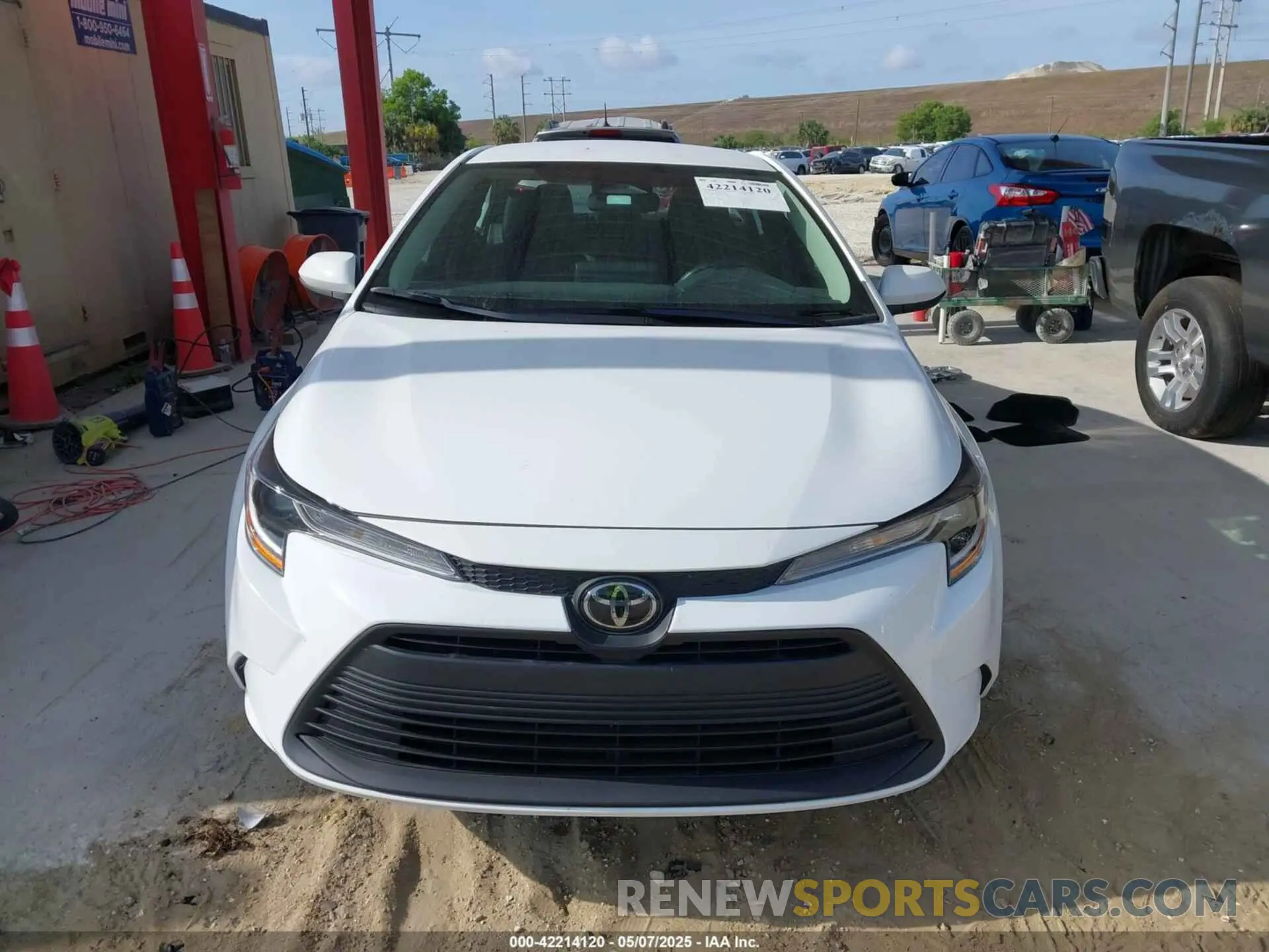 12 fotografías del automóvil dañado 5YFB4MDE8RP131836 TOYOTA COROLLA 2024