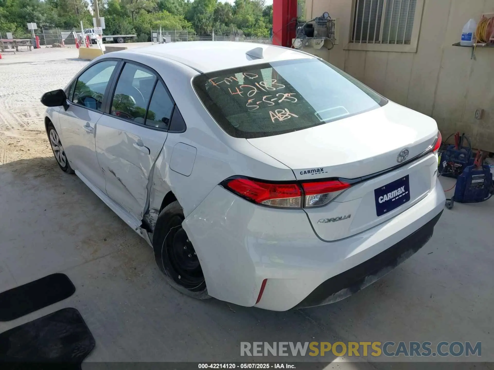 3 fotografías del automóvil dañado 5YFB4MDE8RP131836 TOYOTA COROLLA 2024