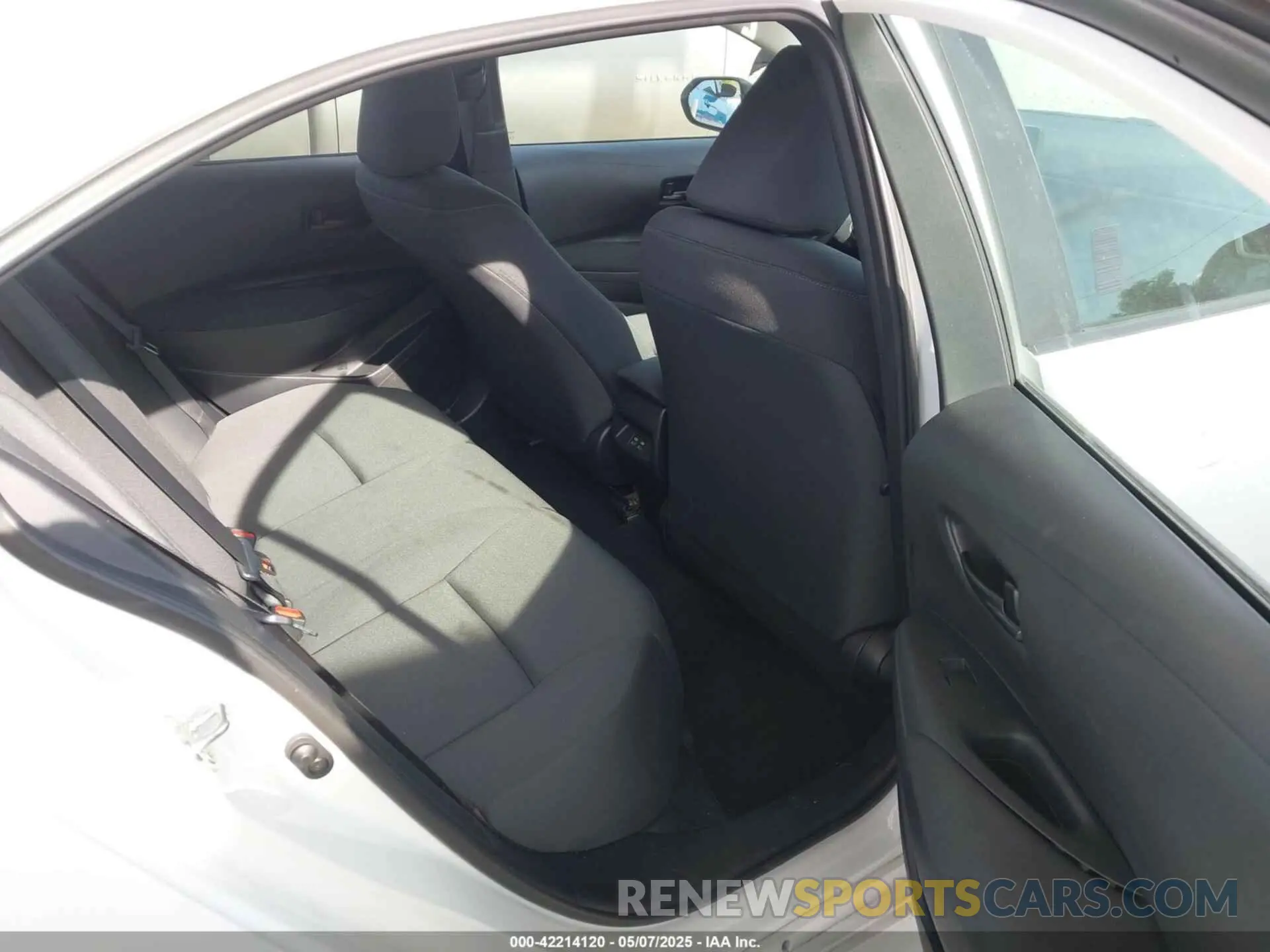 8 fotografías del automóvil dañado 5YFB4MDE8RP131836 TOYOTA COROLLA 2024