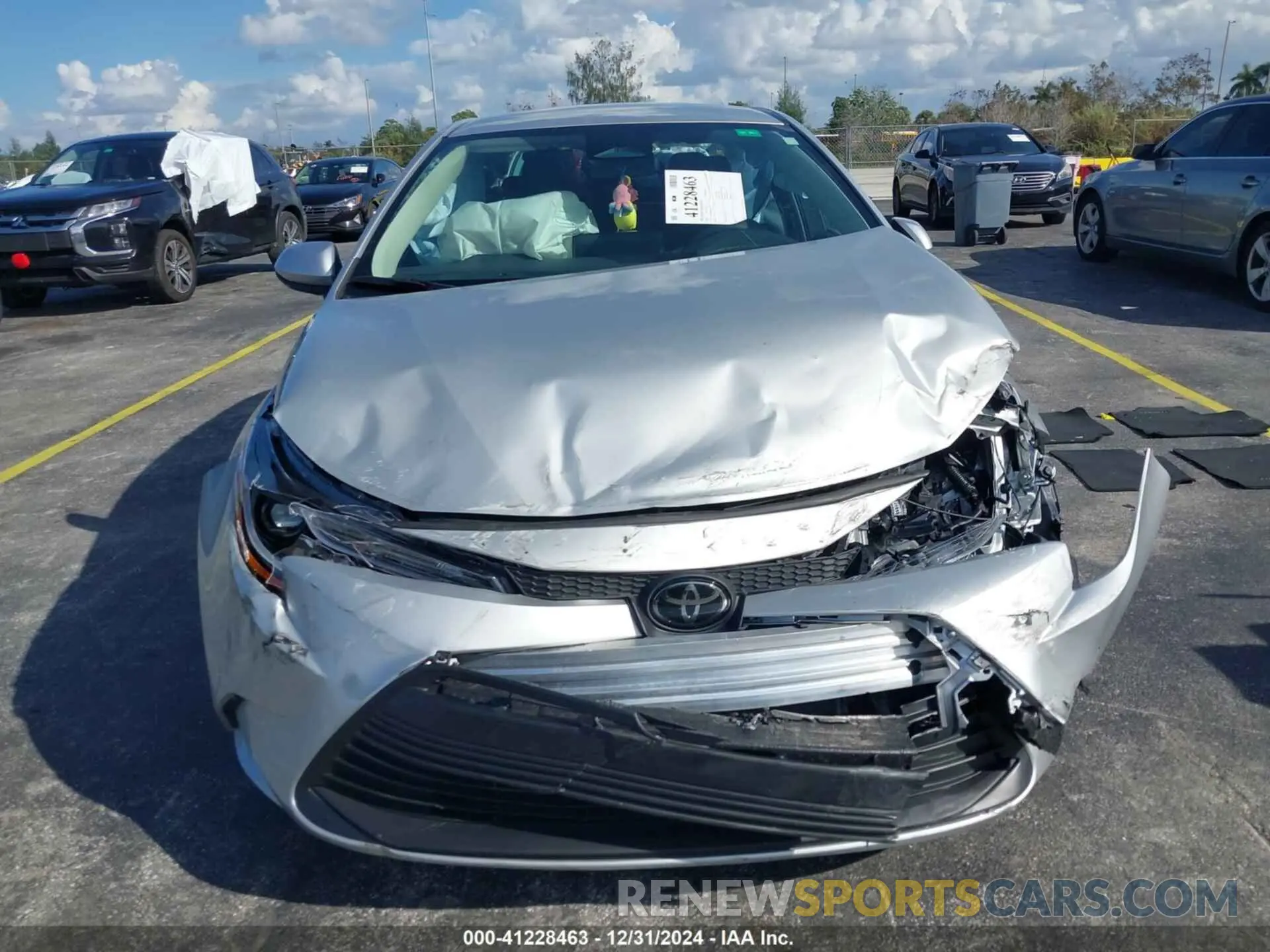 11 fotografías del automóvil dañado 5YFB4MDE8RP170622 TOYOTA COROLLA 2024