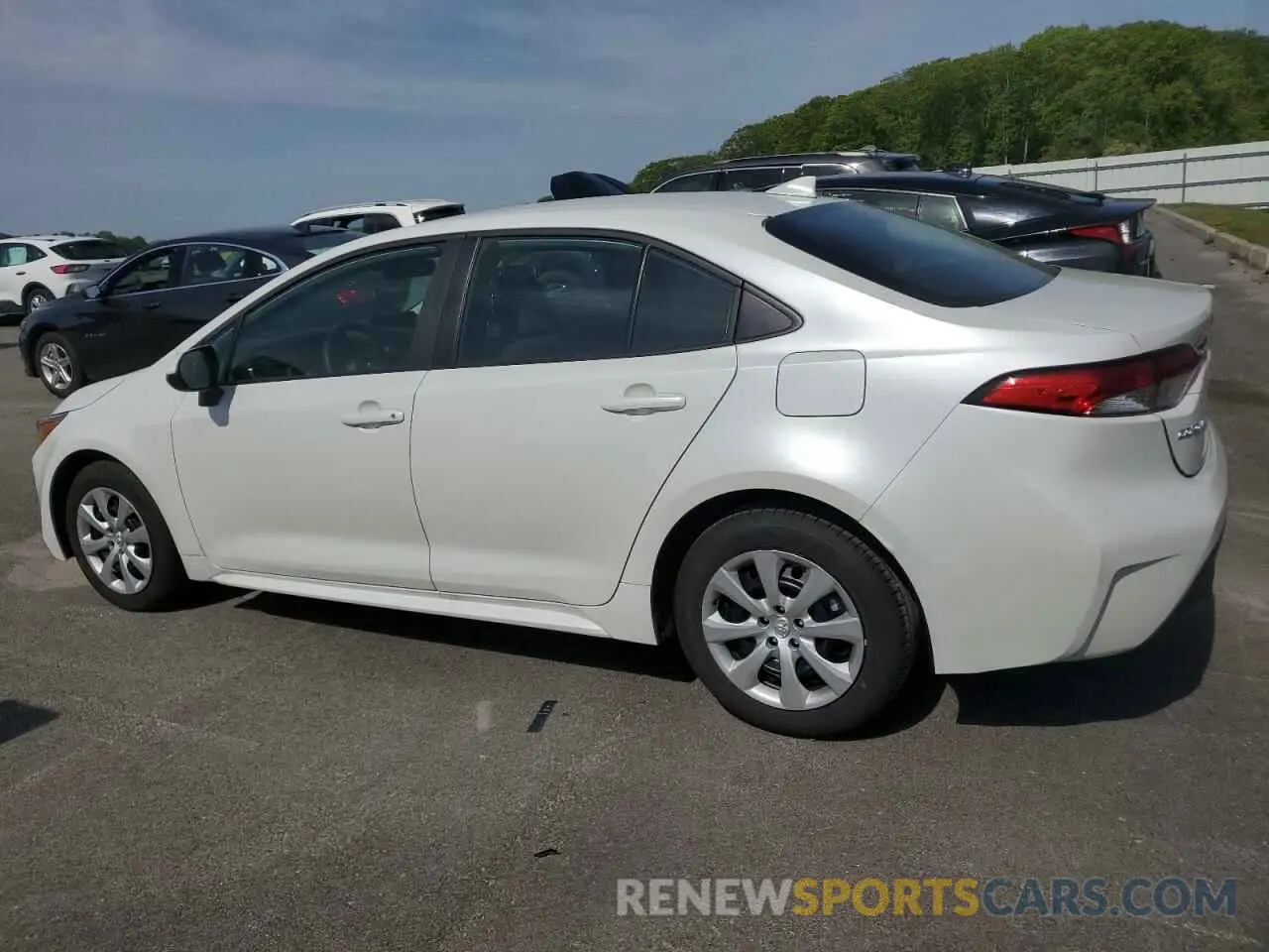 2 fotografías del automóvil dañado 5YFB4MDE8RP172256 TOYOTA COROLLA 2024