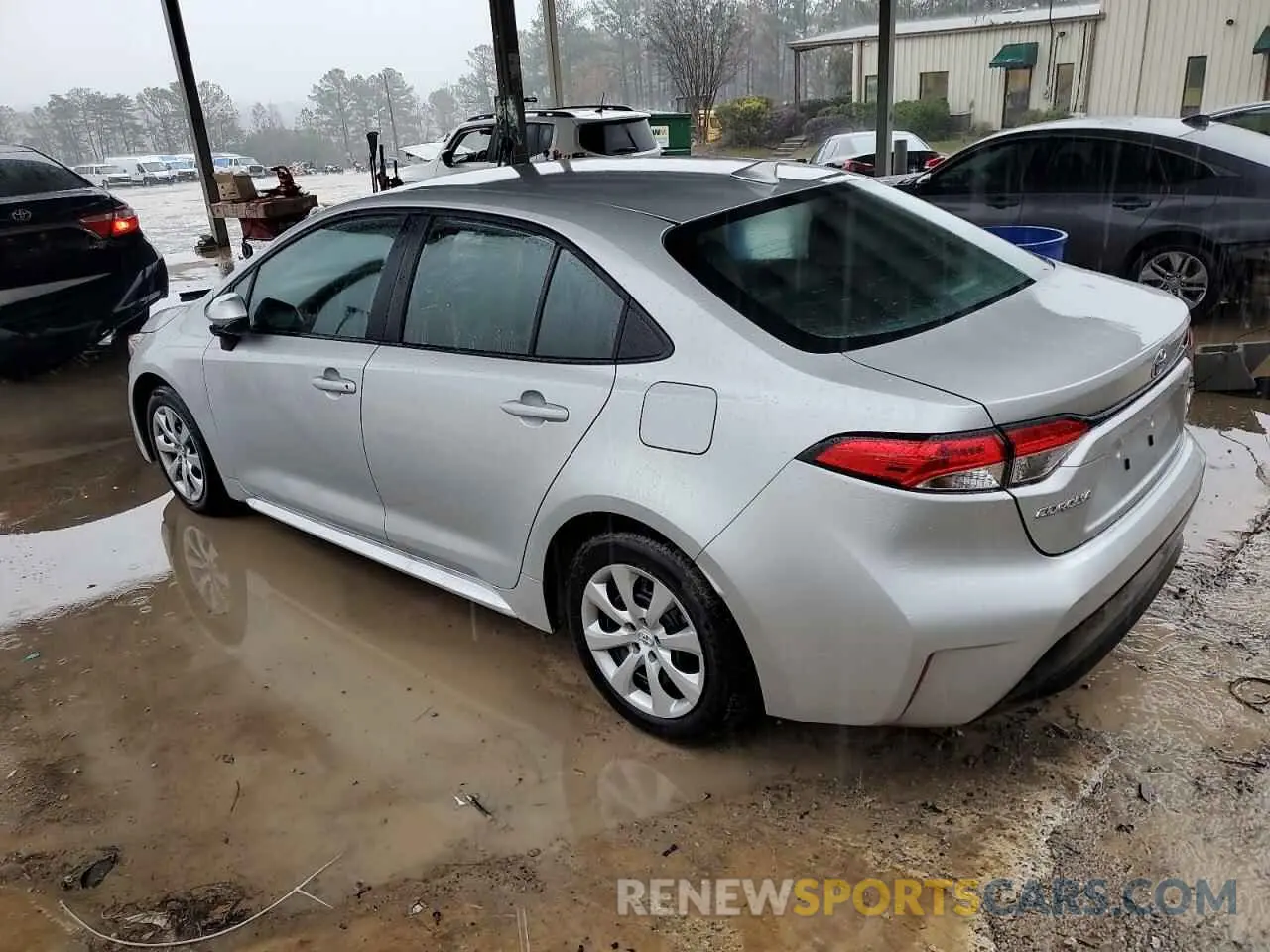 2 fotografías del automóvil dañado 5YFB4MDE8RP174380 TOYOTA COROLLA 2024