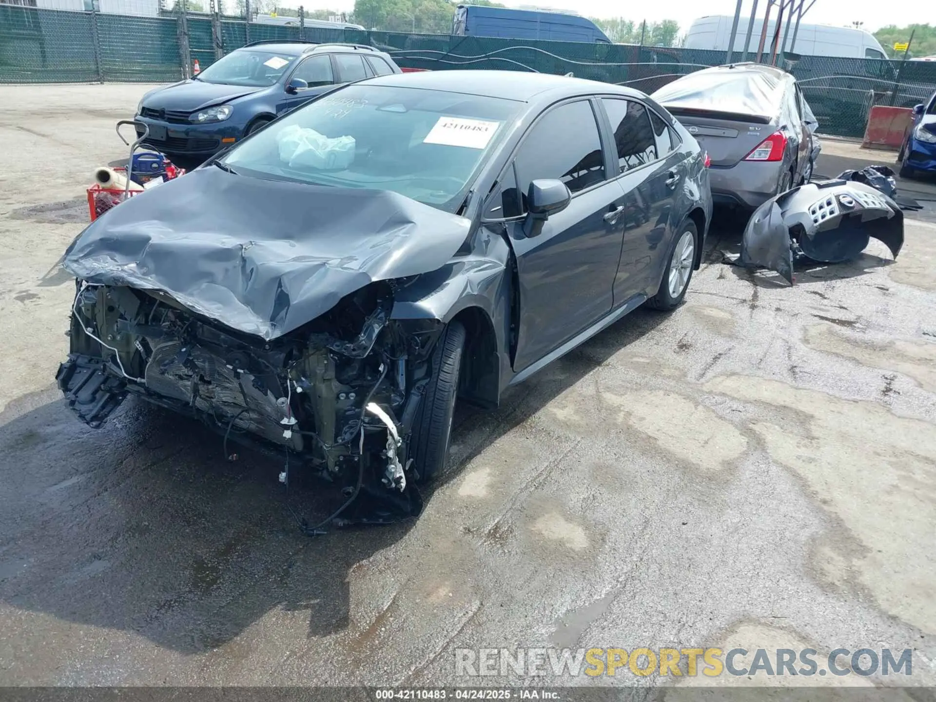 2 fotografías del automóvil dañado 5YFB4MDE8RP214456 TOYOTA COROLLA 2024