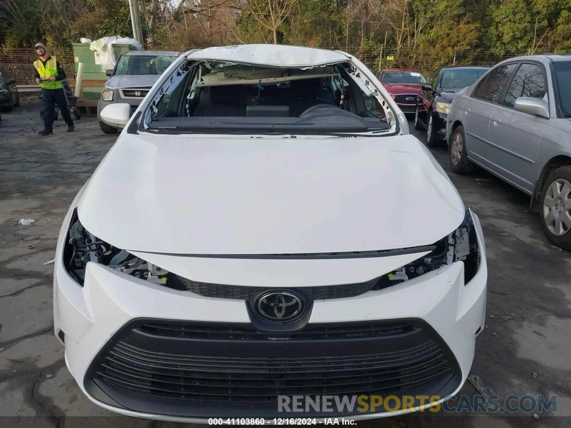 12 fotografías del automóvil dañado 5YFB4MDE9RP097499 TOYOTA COROLLA 2024