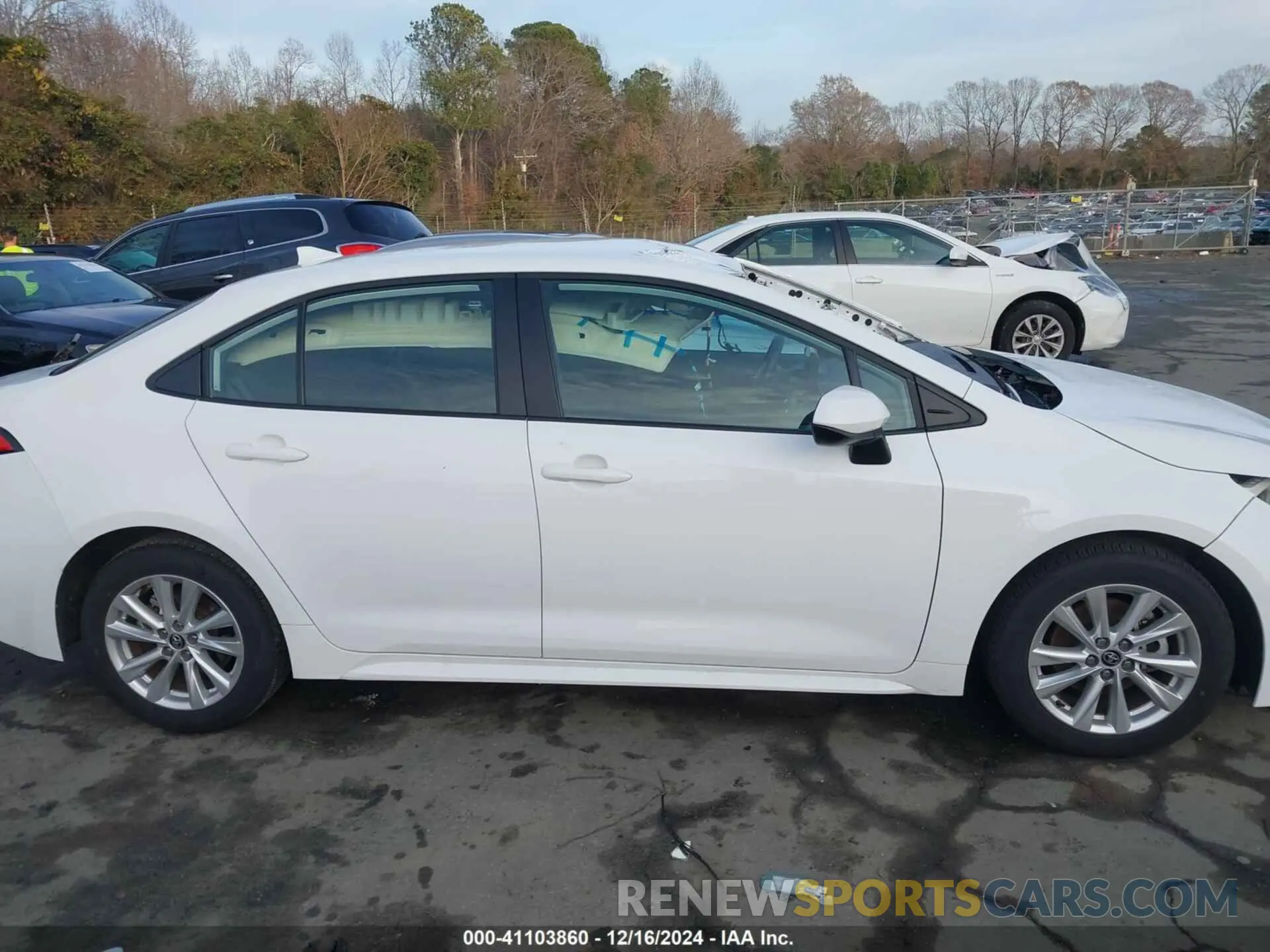 13 fotografías del automóvil dañado 5YFB4MDE9RP097499 TOYOTA COROLLA 2024