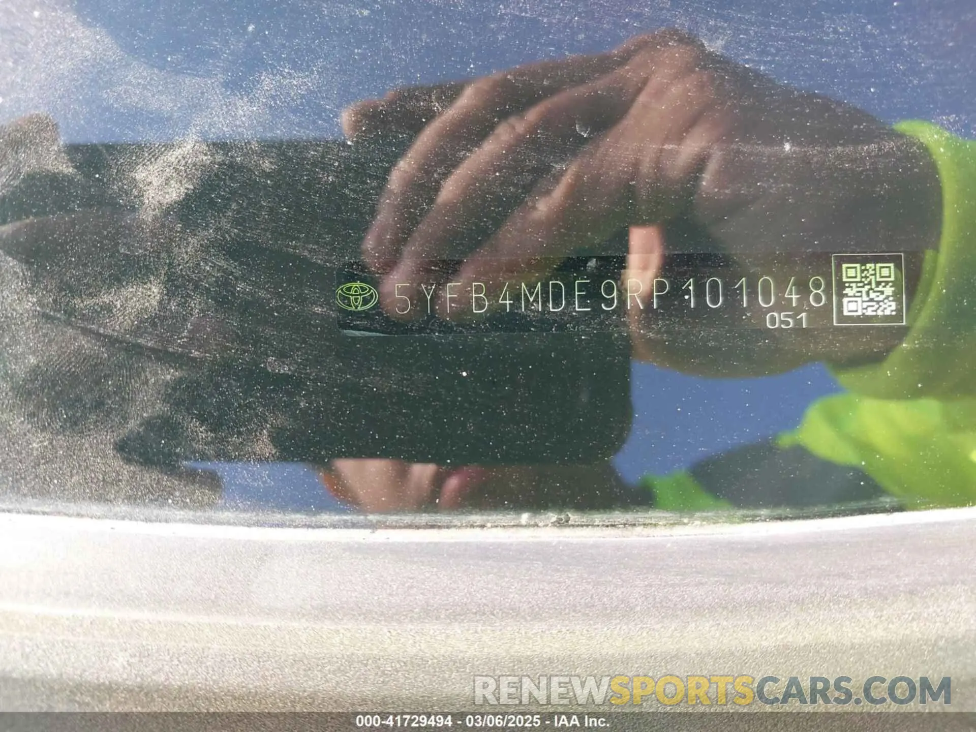 9 fotografías del automóvil dañado 5YFB4MDE9RP101048 TOYOTA COROLLA 2024