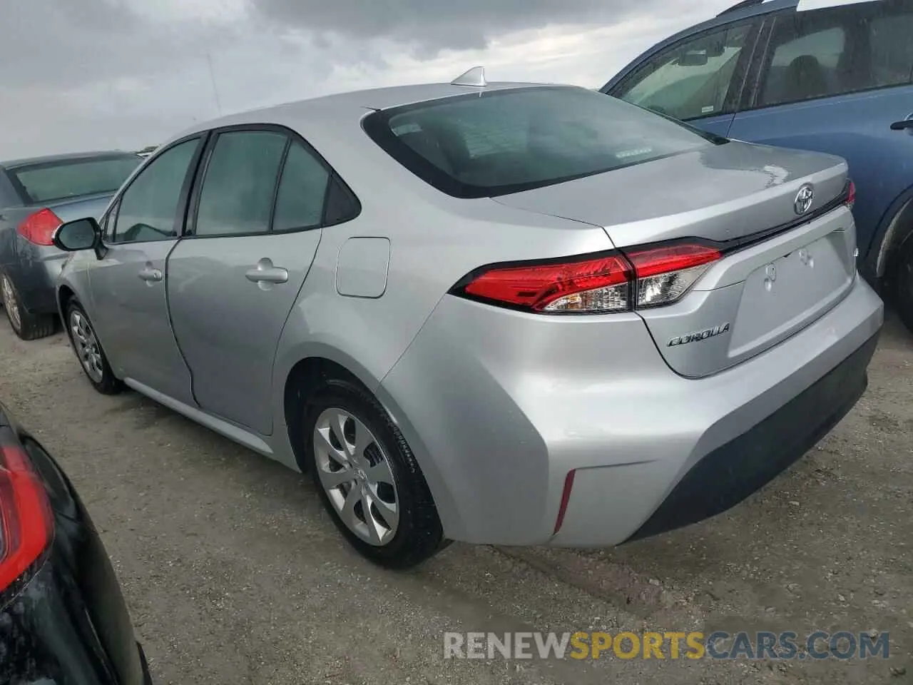 2 fotografías del automóvil dañado 5YFB4MDE9RP145289 TOYOTA COROLLA 2024