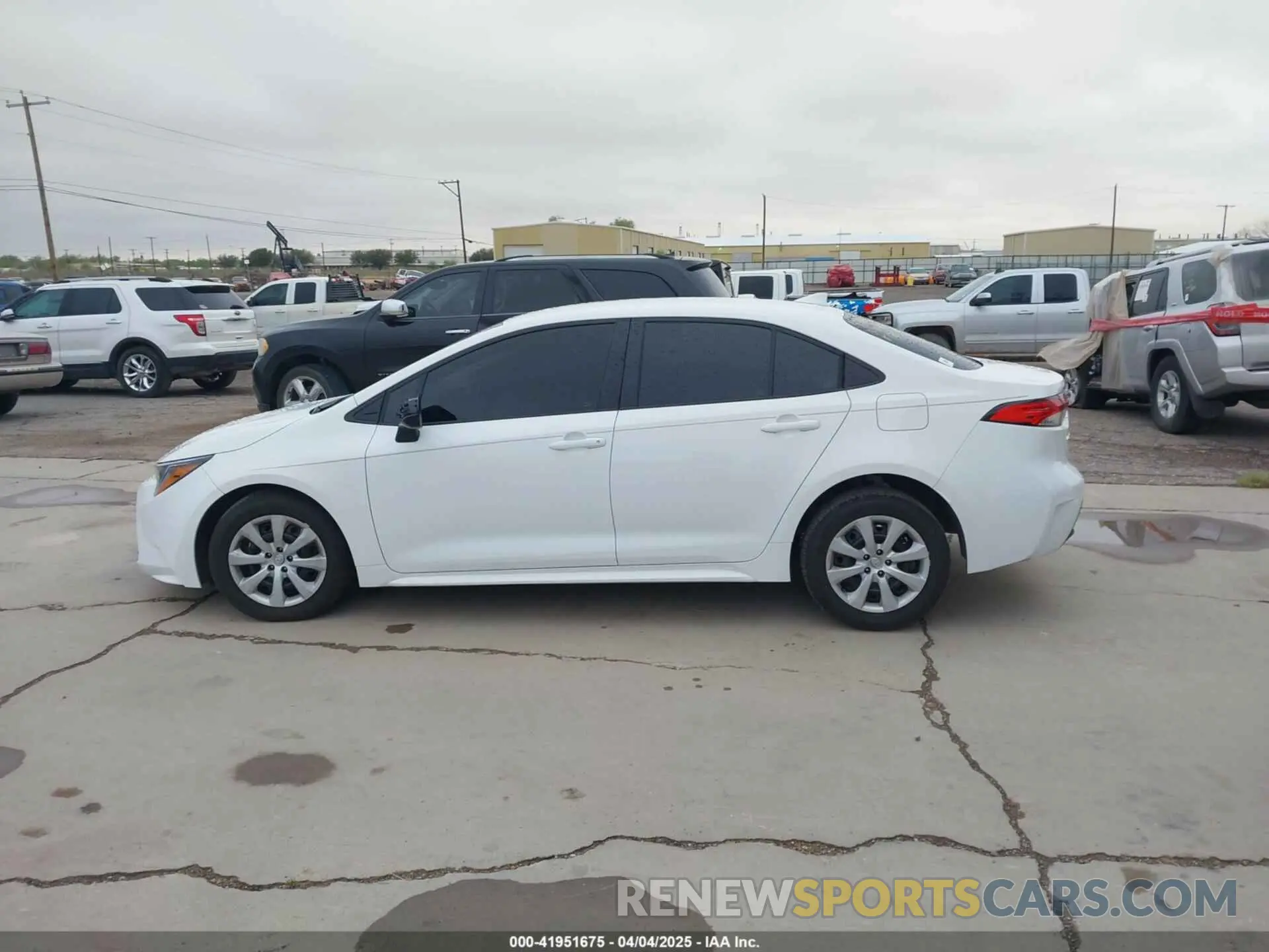 14 fotografías del automóvil dañado 5YFB4MDE9RP212019 TOYOTA COROLLA 2024