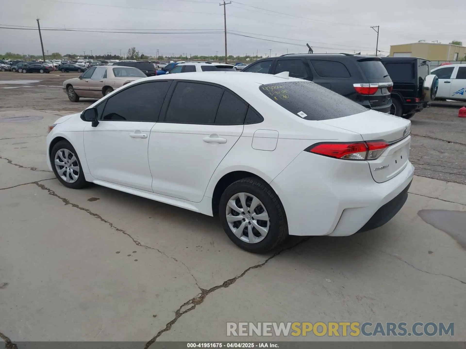 3 fotografías del automóvil dañado 5YFB4MDE9RP212019 TOYOTA COROLLA 2024