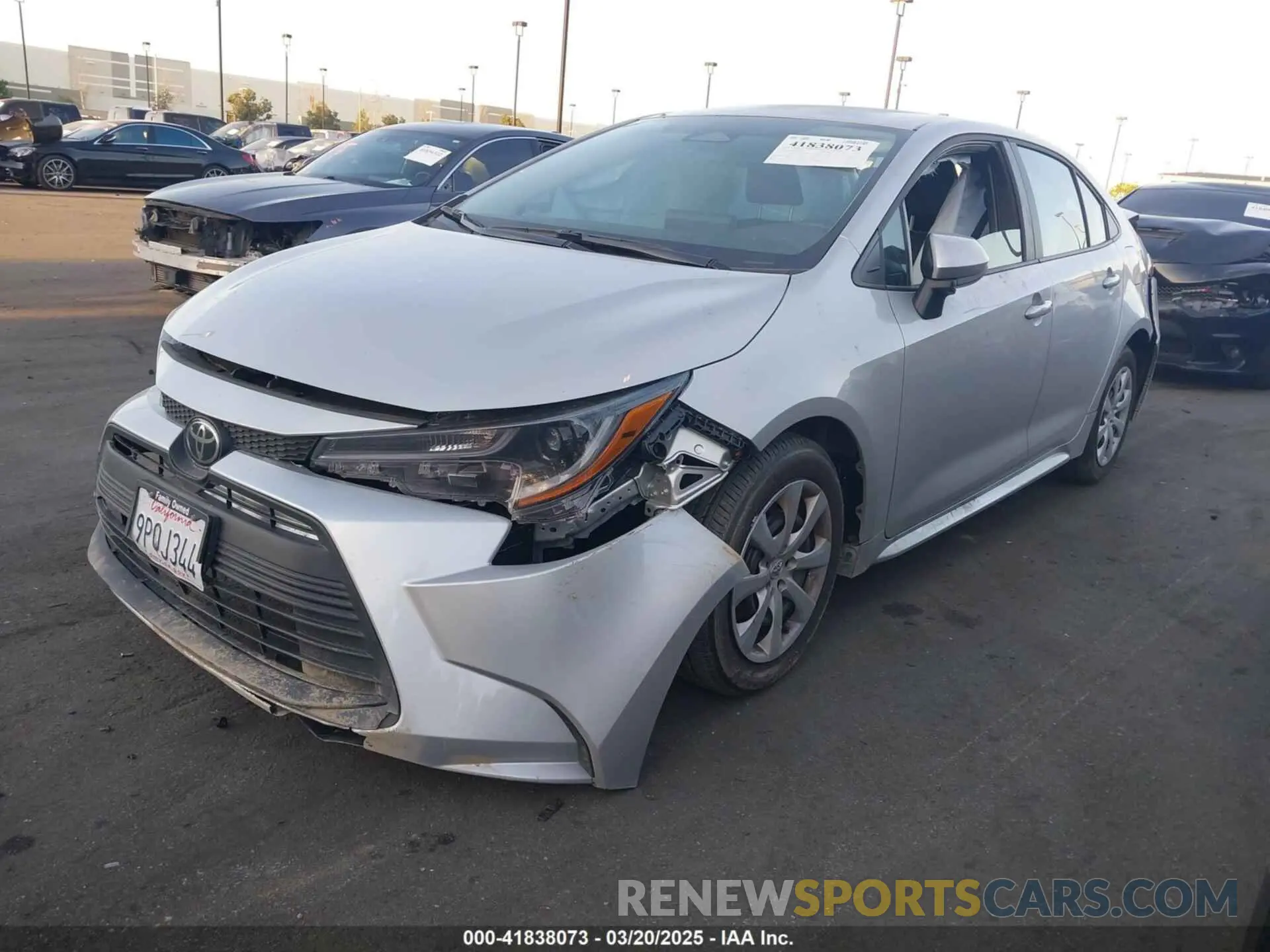 2 fotografías del automóvil dañado 5YFB4MDE9RP227796 TOYOTA COROLLA 2024