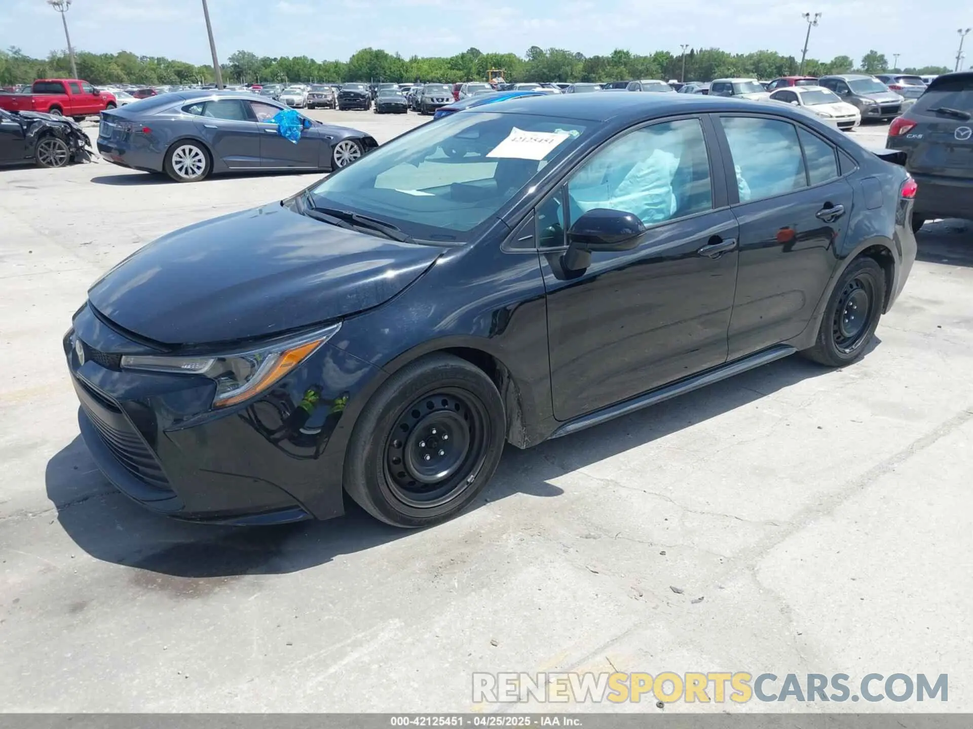 2 fotografías del automóvil dañado 5YFB4MDEXRP095163 TOYOTA COROLLA 2024