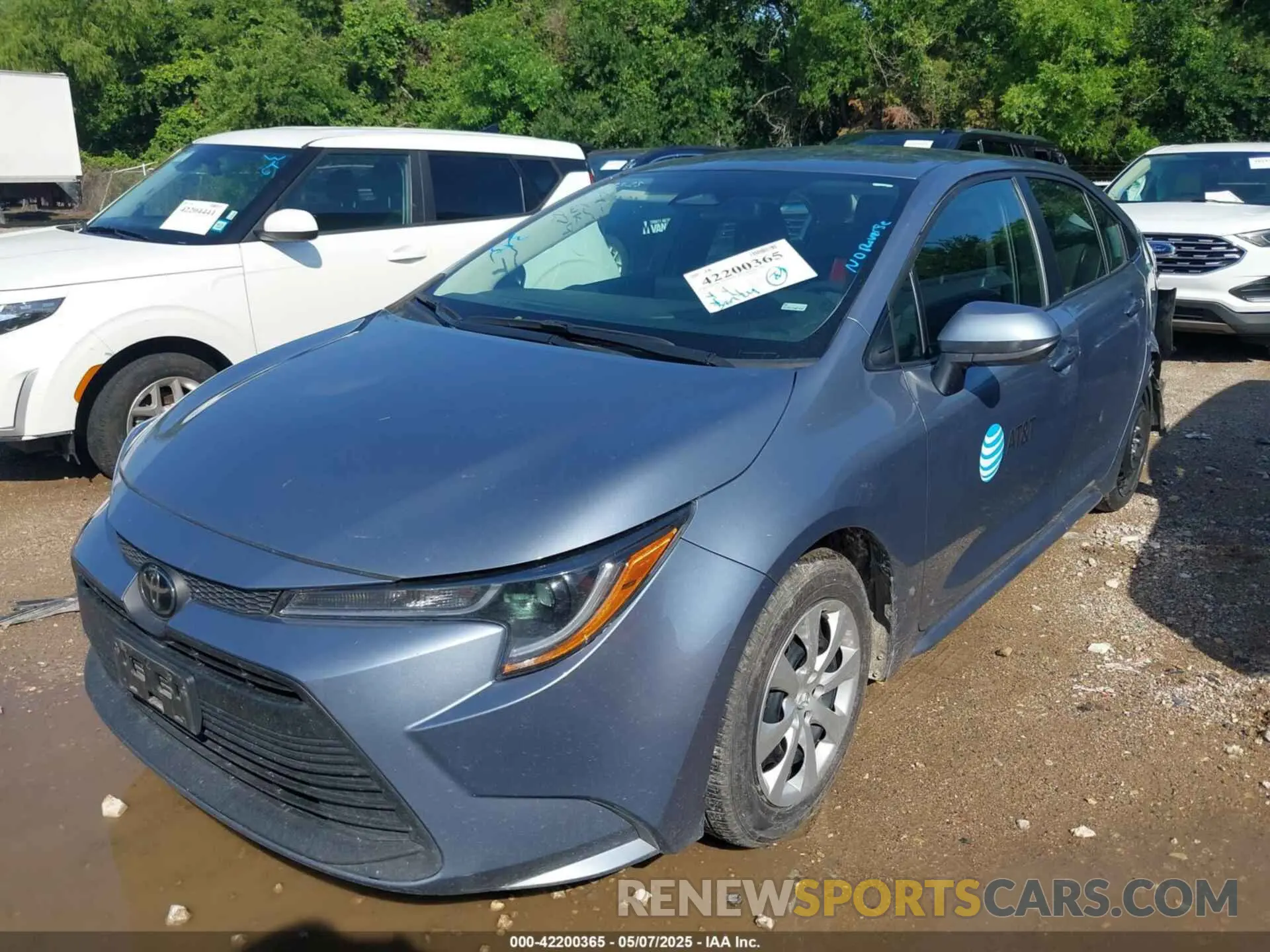 2 fotografías del automóvil dañado 5YFB4MDEXRP106324 TOYOTA COROLLA 2024