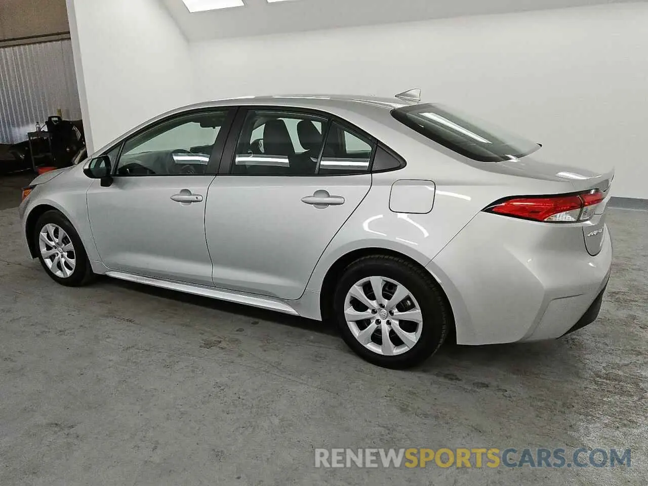 2 fotografías del automóvil dañado 5YFB4MDEXRP117582 TOYOTA COROLLA 2024