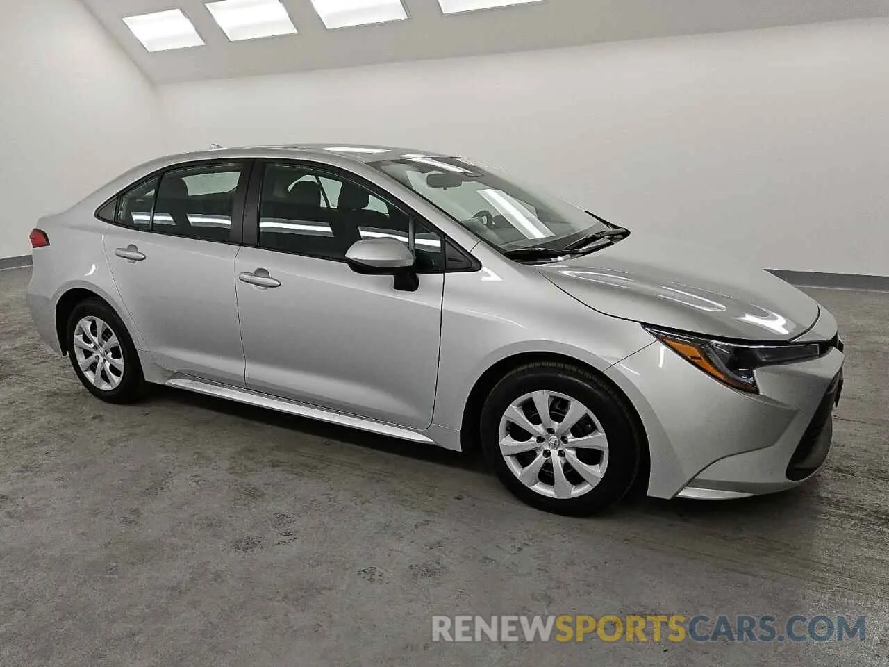 4 fotografías del automóvil dañado 5YFB4MDEXRP117582 TOYOTA COROLLA 2024