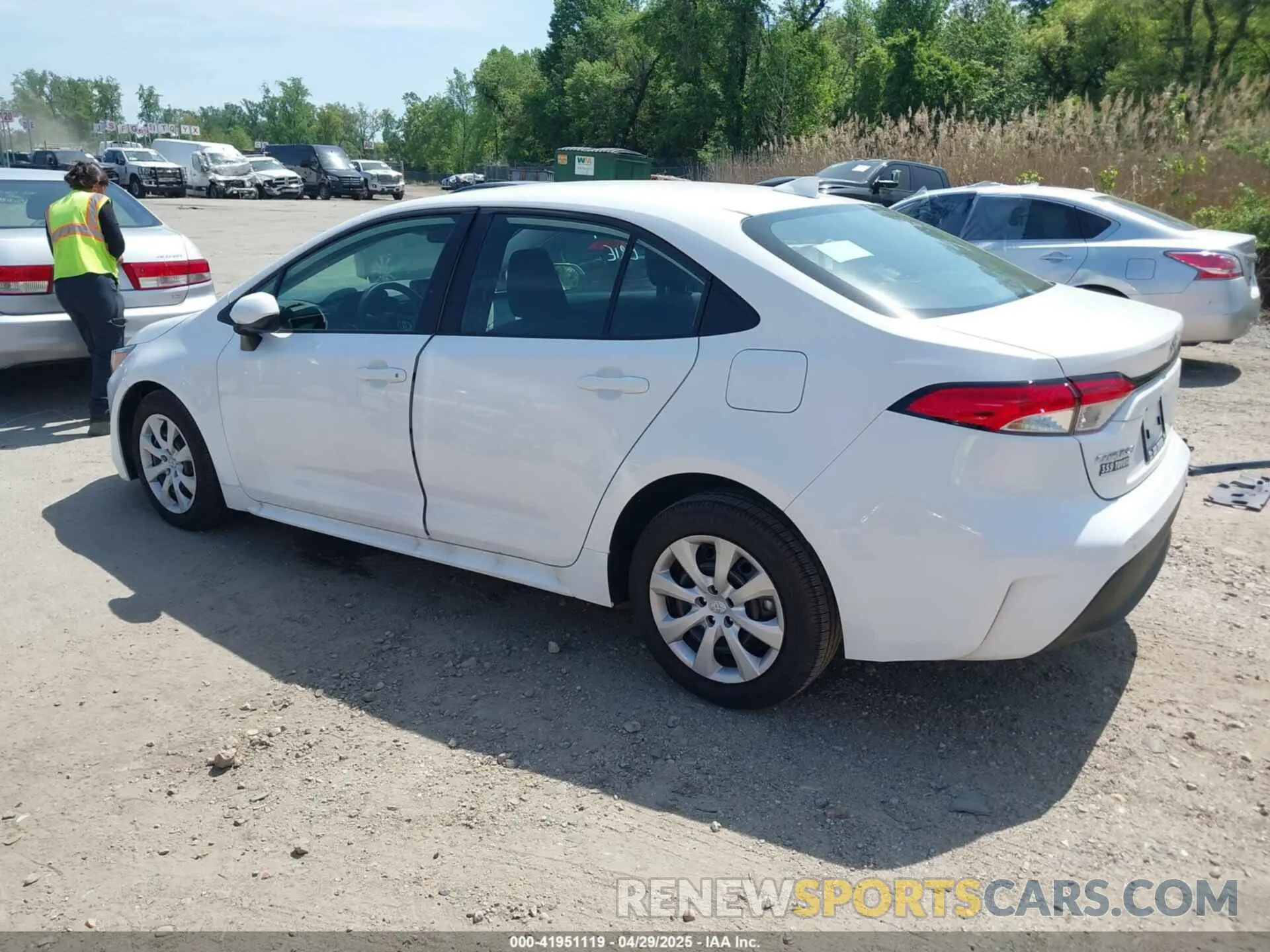 3 fotografías del automóvil dañado 5YFB4MDEXRP183209 TOYOTA COROLLA 2024