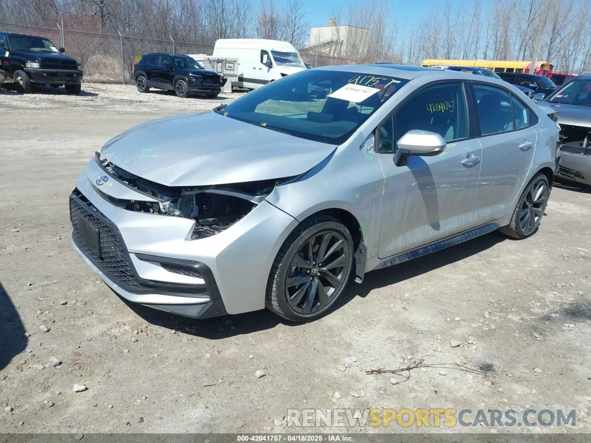 2 fotografías del automóvil dañado 5YFP4MCE0RP196915 TOYOTA COROLLA 2024