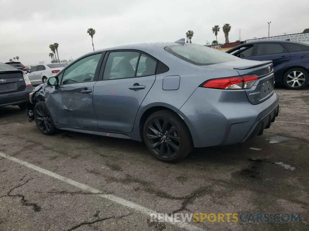2 fotografías del automóvil dañado 5YFP4MCE2RP171143 TOYOTA COROLLA 2024