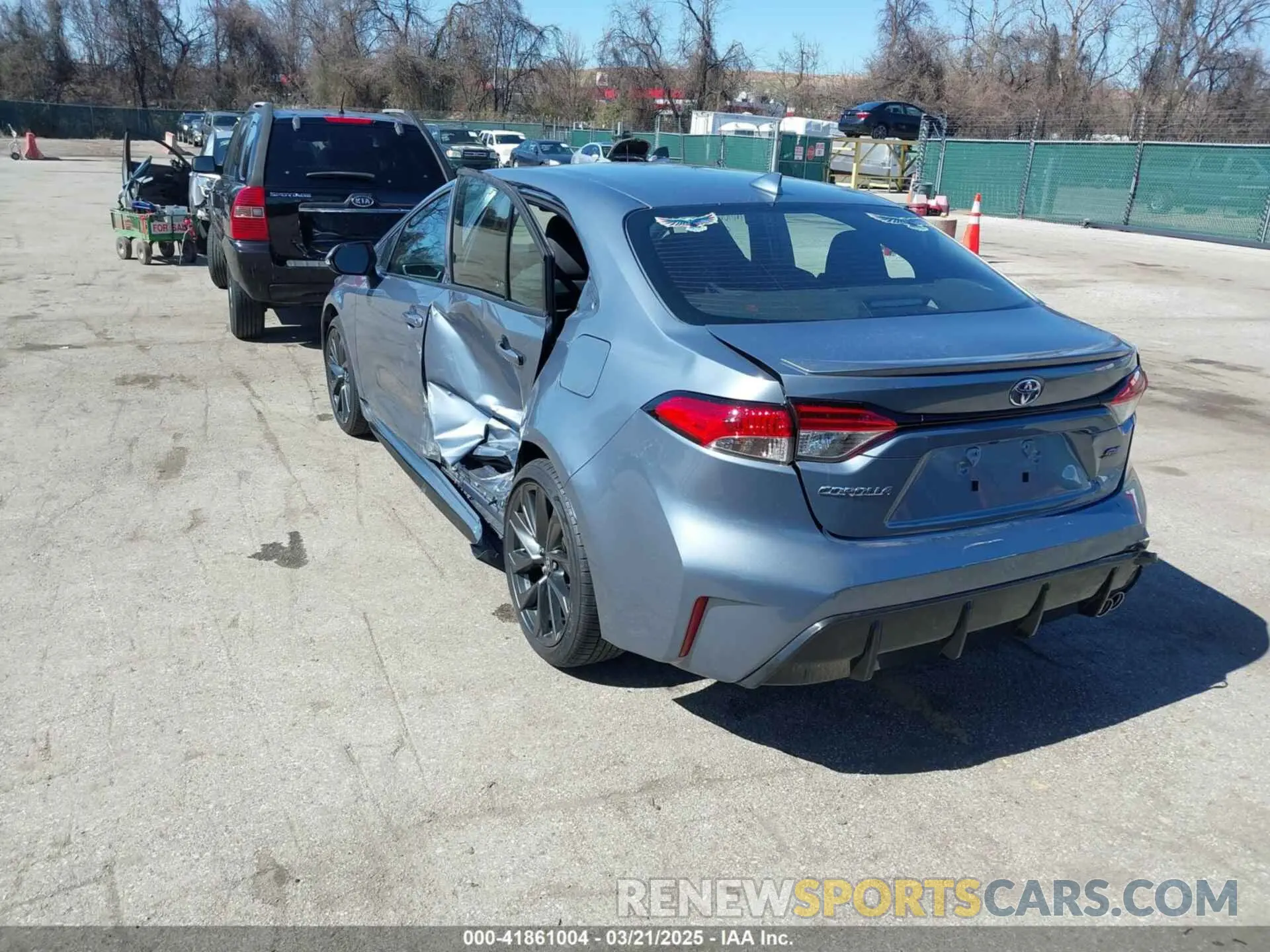 3 fotografías del automóvil dañado 5YFP4MCE5RP213823 TOYOTA COROLLA 2024