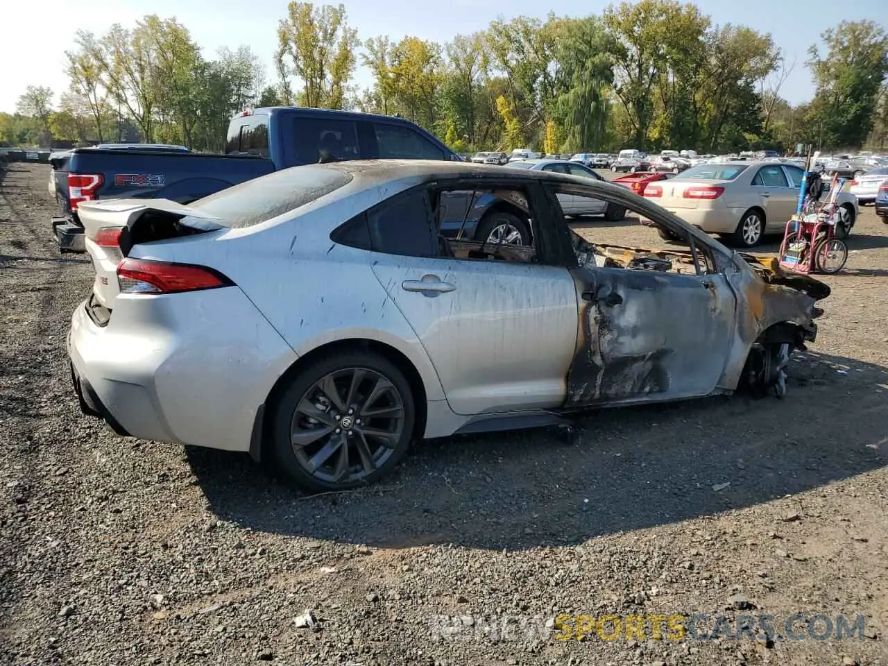 3 fotografías del automóvil dañado 5YFP4MCE7RP196622 TOYOTA COROLLA 2024