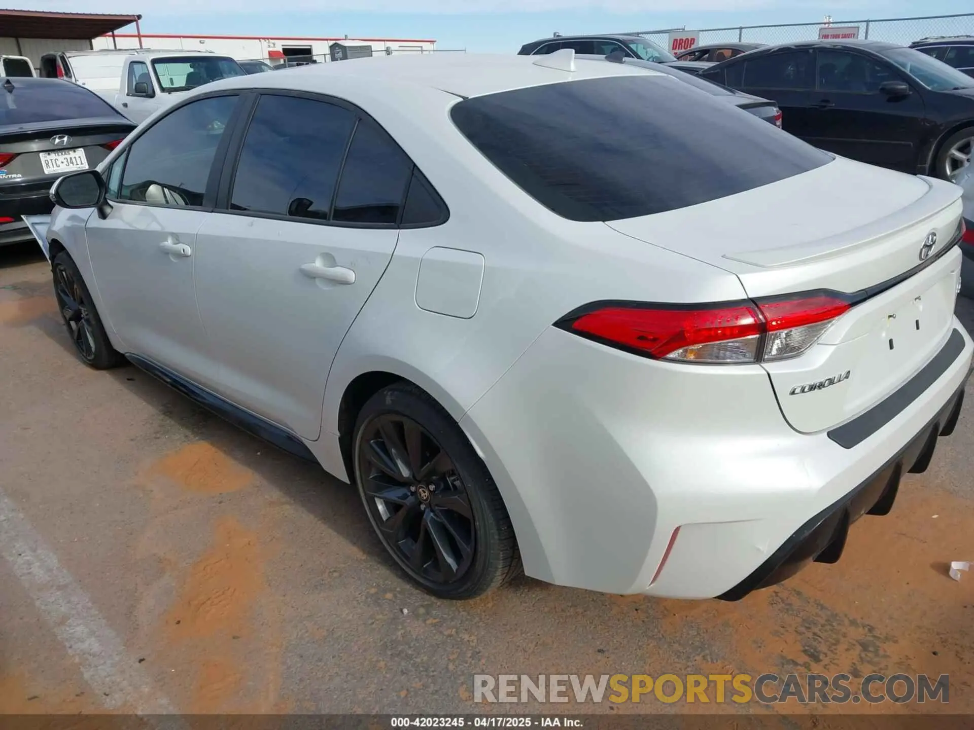 3 fotografías del automóvil dañado 5YFP4MCE8RP187685 TOYOTA COROLLA 2024