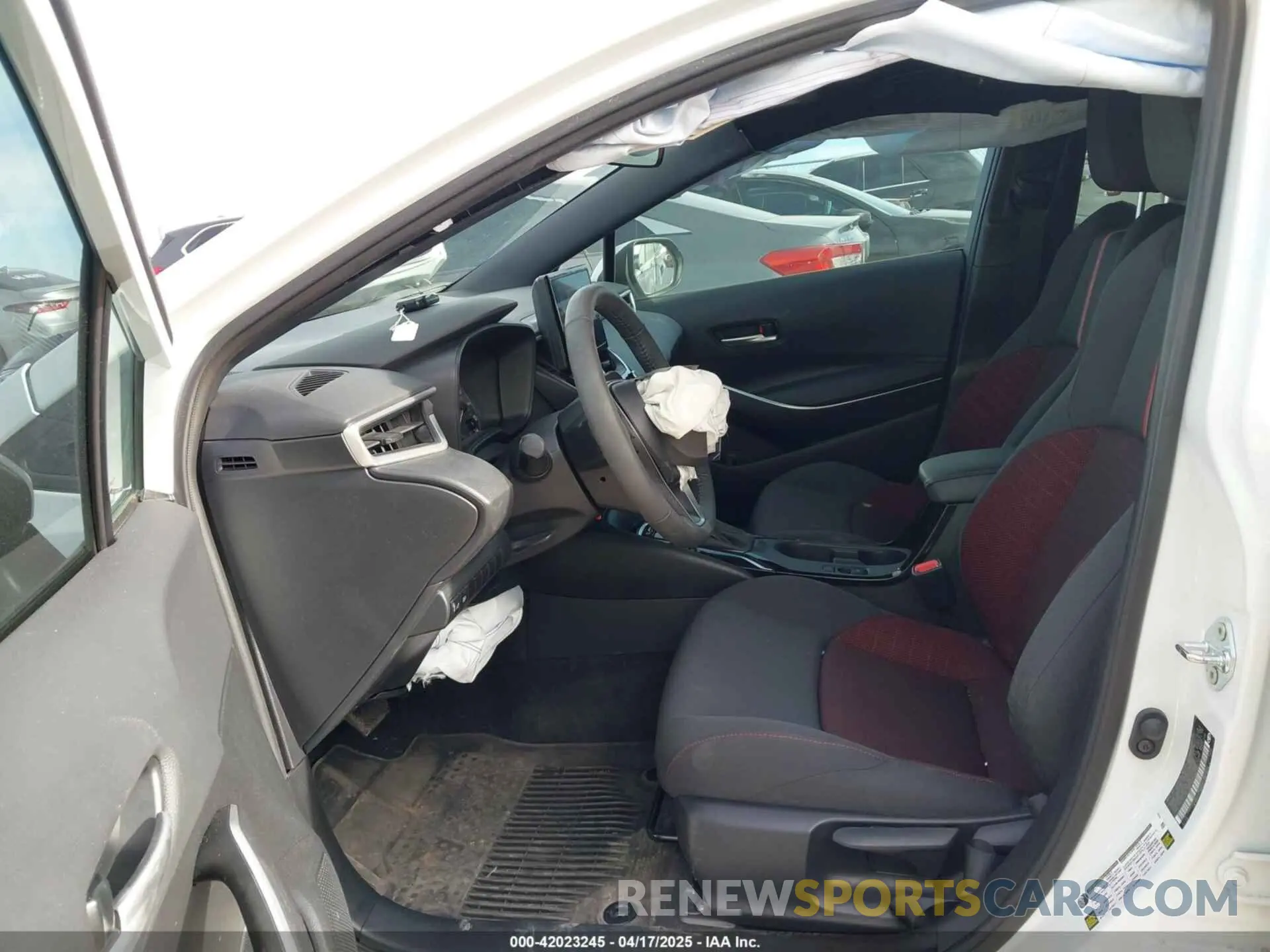 5 fotografías del automóvil dañado 5YFP4MCE8RP187685 TOYOTA COROLLA 2024