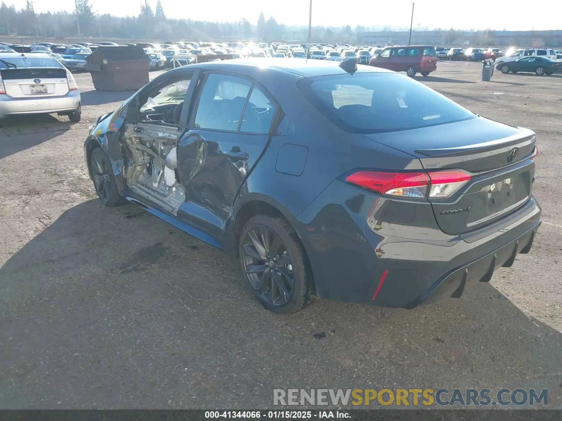 3 fotografías del automóvil dañado 5YFP4MCE9RP214196 TOYOTA COROLLA 2024