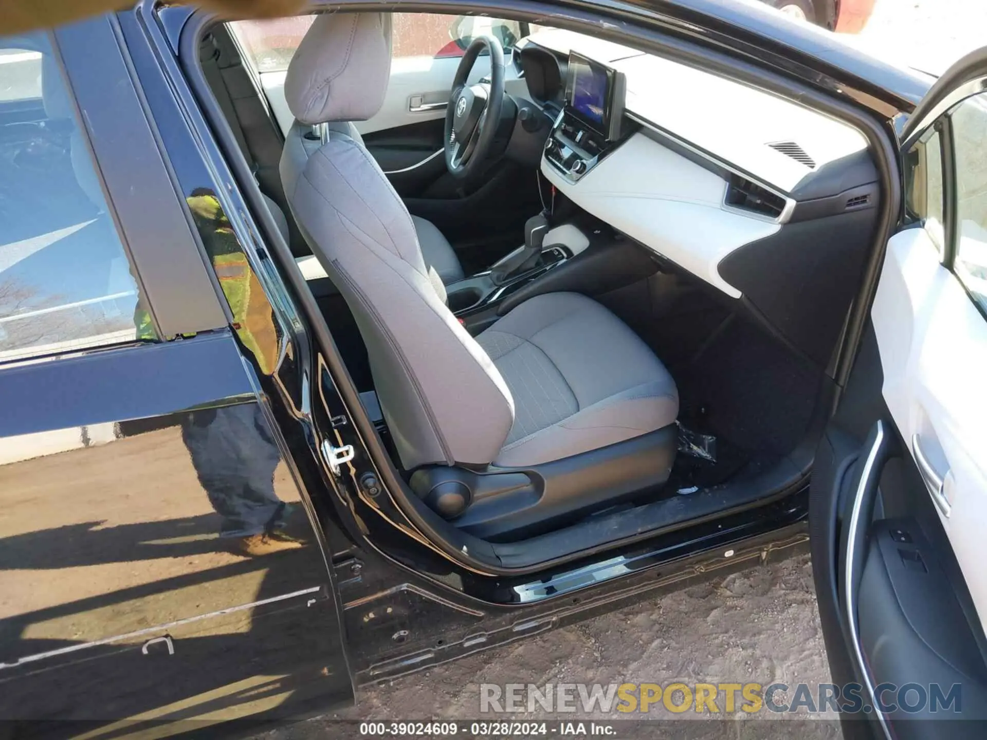 5 fotografías del automóvil dañado 5YFP4MCEXRP170256 TOYOTA COROLLA 2024