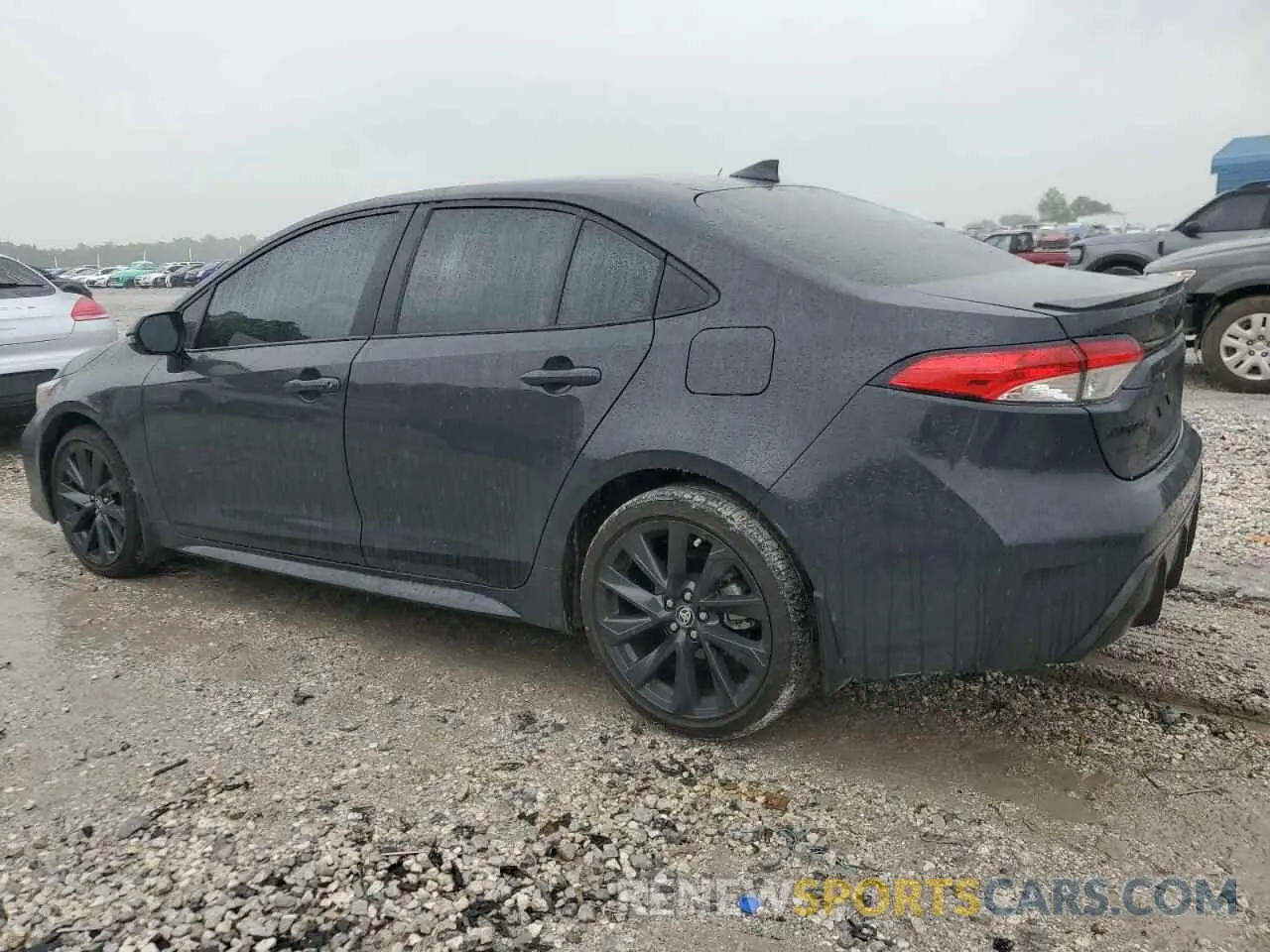 2 fotografías del automóvil dañado 5YFS4MCE0RP182314 TOYOTA COROLLA 2024