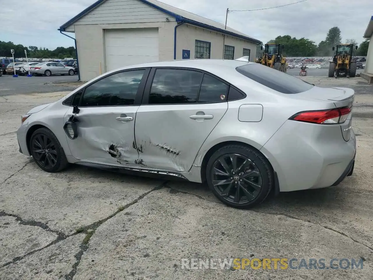2 fotografías del automóvil dañado 5YFS4MCE0RP189375 TOYOTA COROLLA 2024