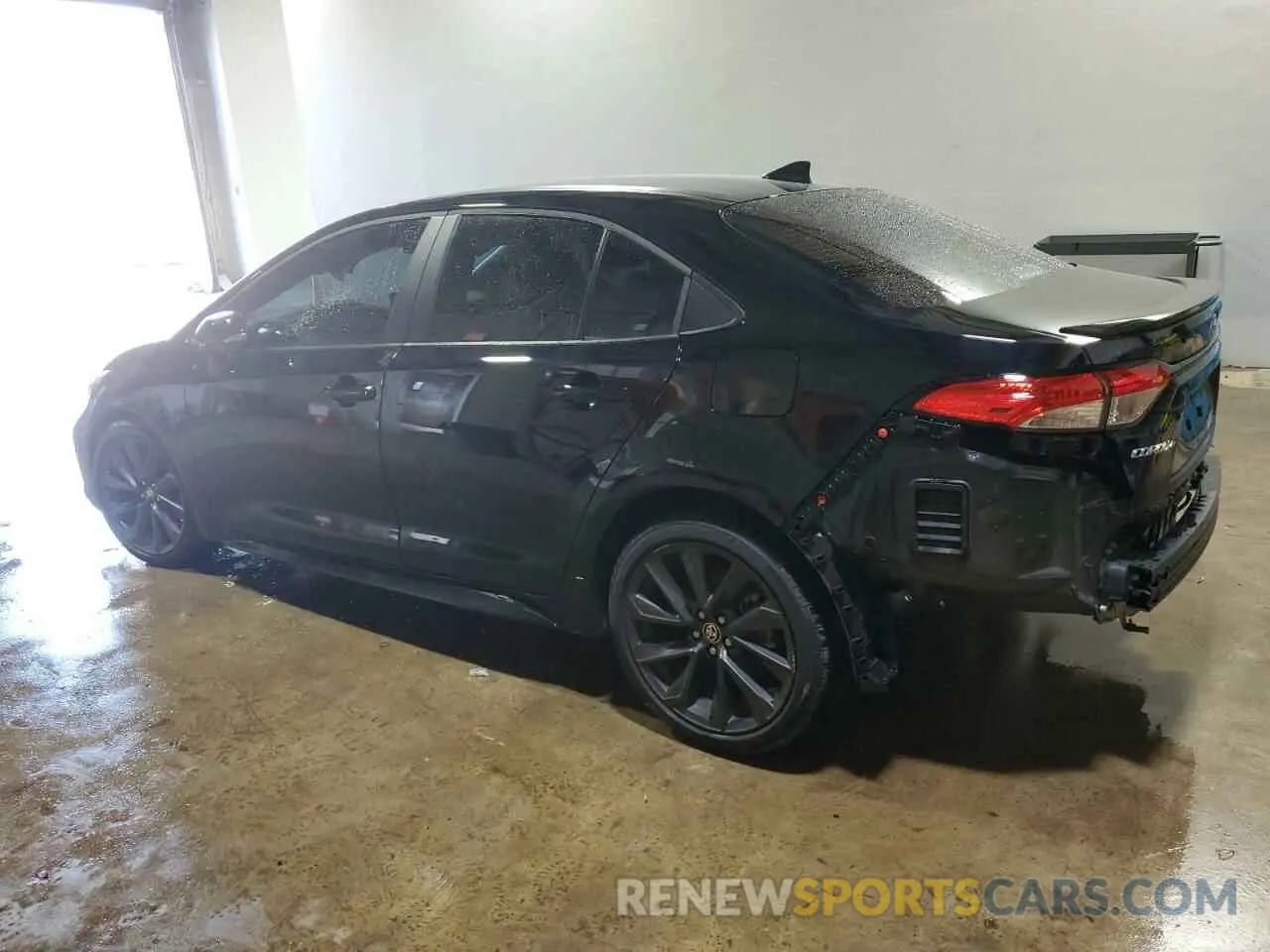 2 fotografías del automóvil dañado 5YFS4MCE0RP203887 TOYOTA COROLLA 2024