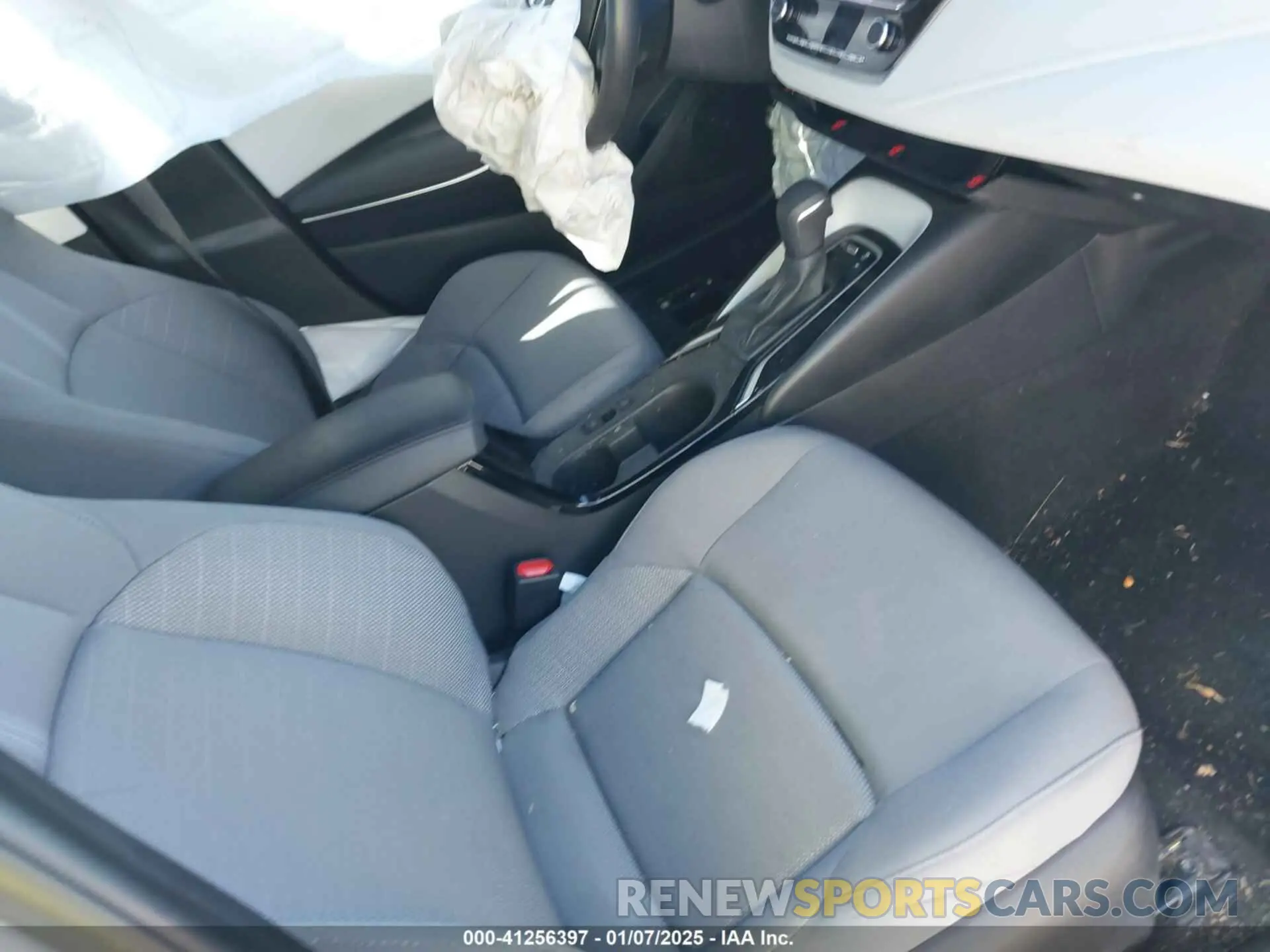 5 fotografías del automóvil dañado 5YFS4MCE0RP205302 TOYOTA COROLLA 2024