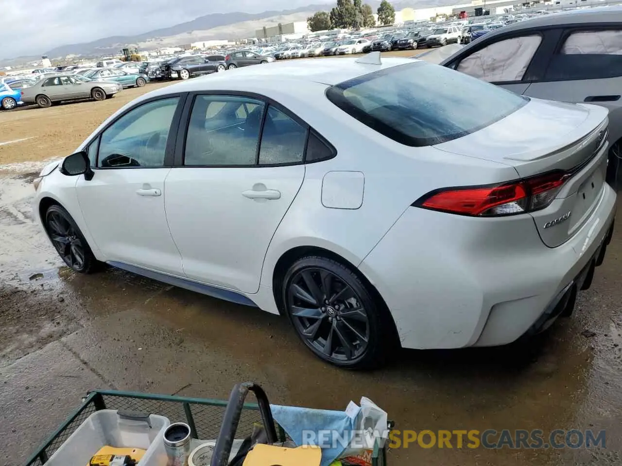 2 fotografías del automóvil dañado 5YFS4MCE1RP188722 TOYOTA COROLLA 2024