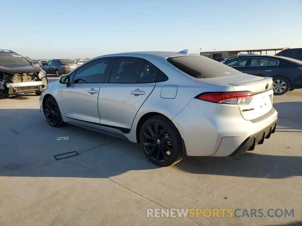 2 fotografías del automóvil dañado 5YFS4MCE3RP178273 TOYOTA COROLLA 2024