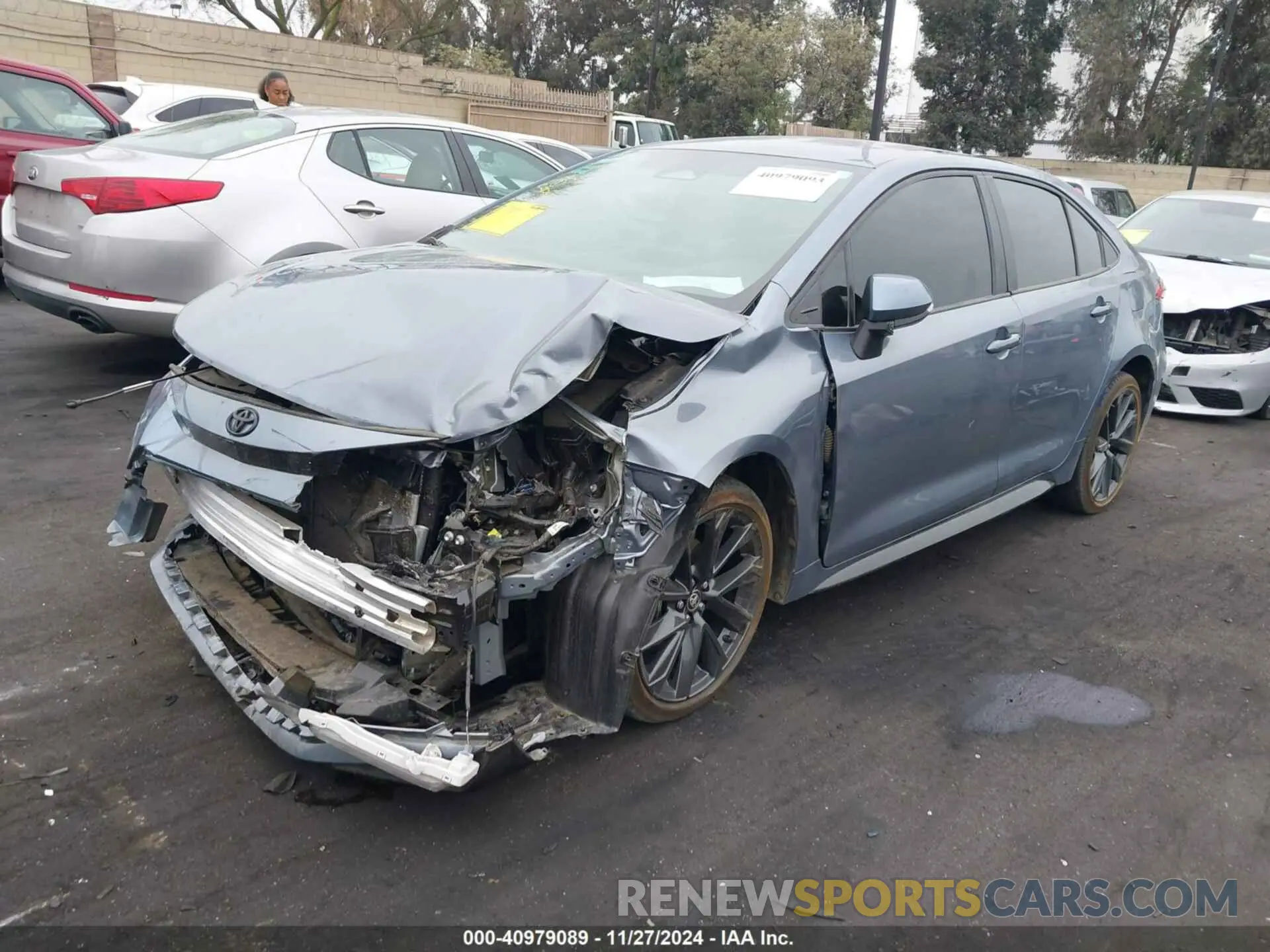 2 fotografías del automóvil dañado 5YFS4MCE3RP188527 TOYOTA COROLLA 2024