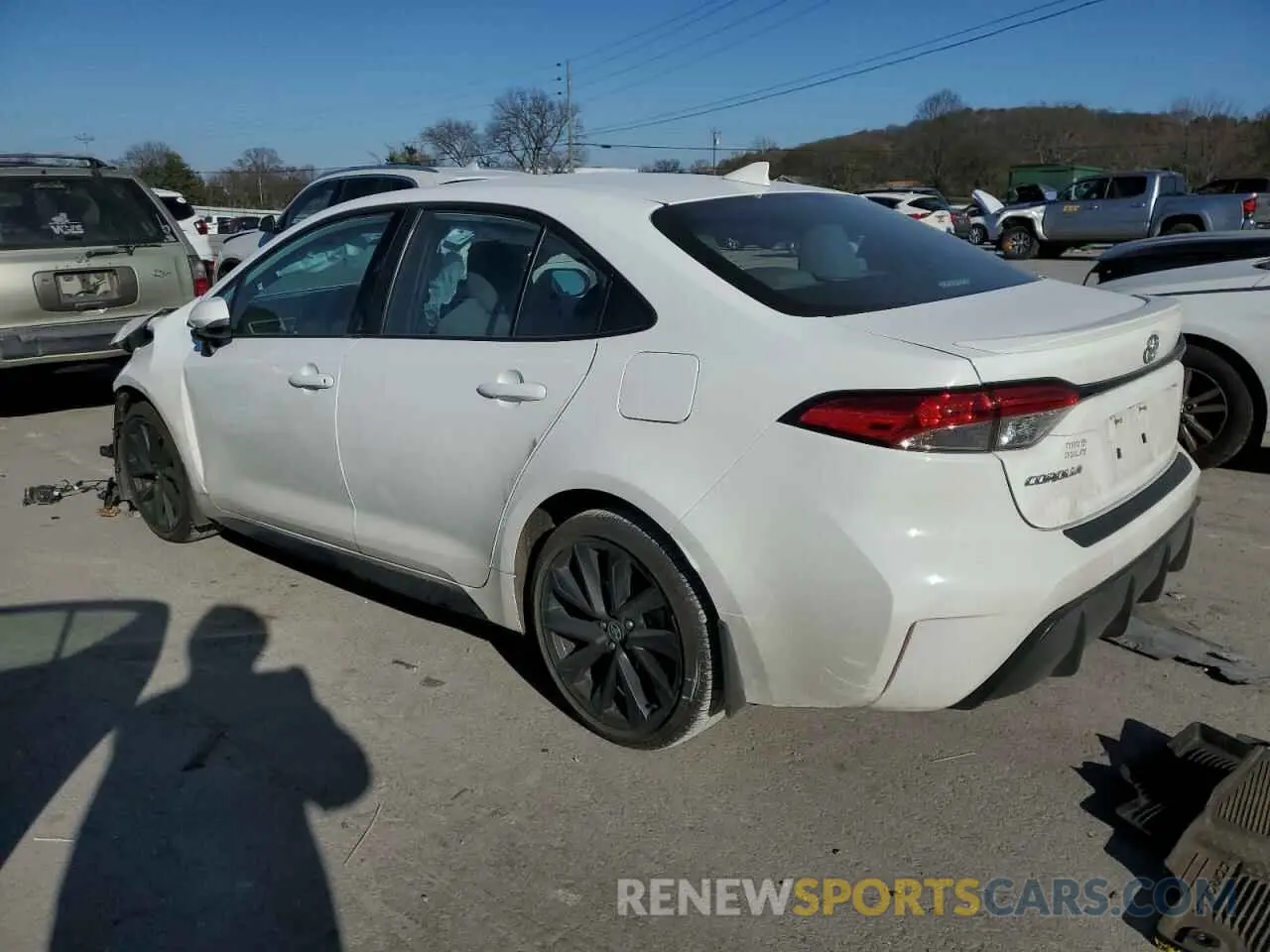 2 fotografías del automóvil dañado 5YFS4MCE4RP172689 TOYOTA COROLLA 2024