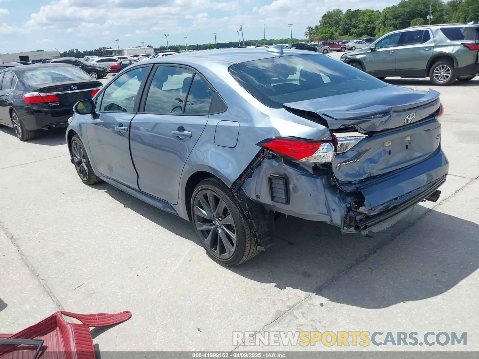 3 fotografías del automóvil dañado 5YFS4MCE5RP178100 TOYOTA COROLLA 2024